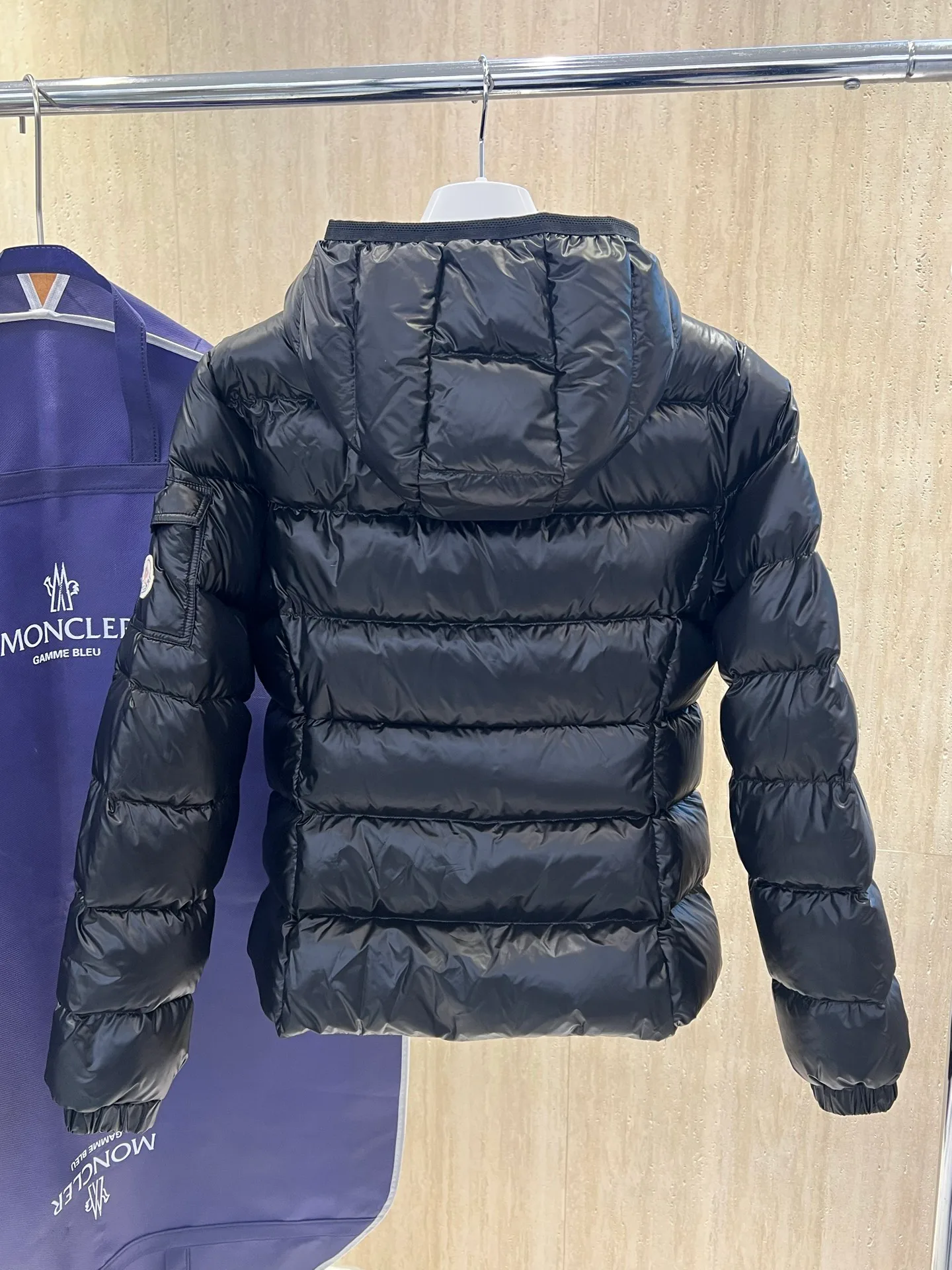 Men's Jackets And Down Jackets MONCLER 18231423