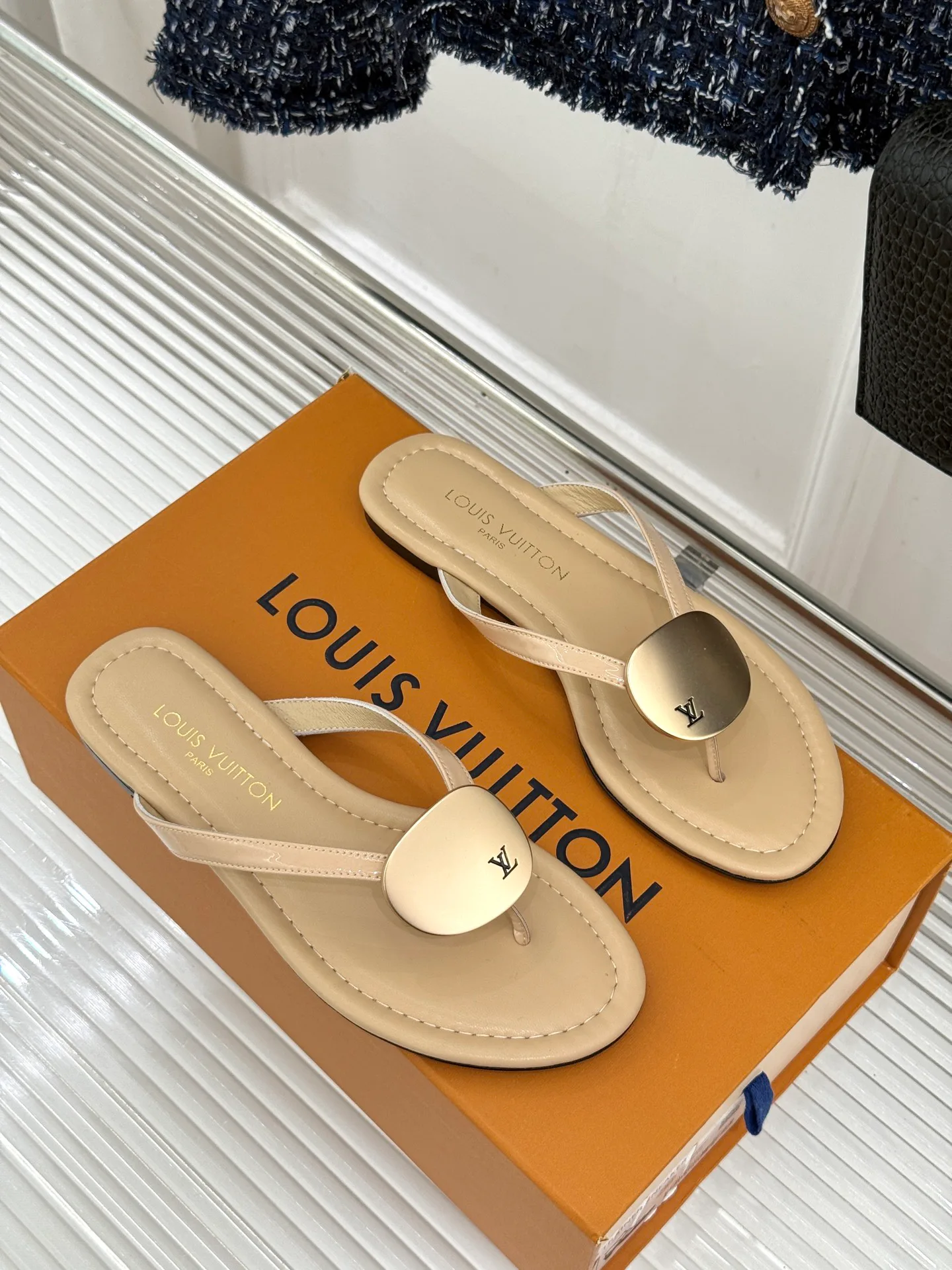Women's Flip-Flops LOUIS VUITTON 17596995