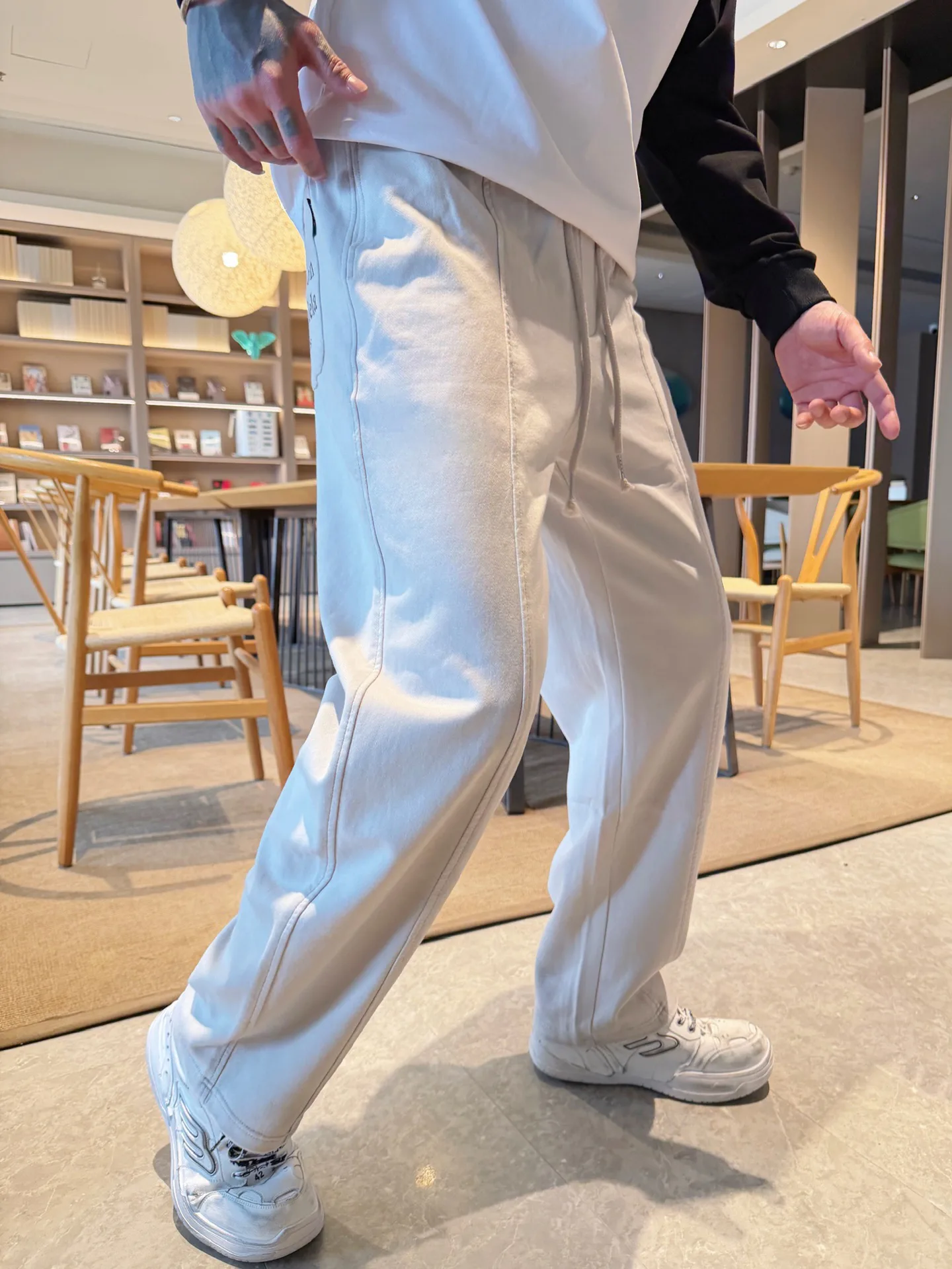 Men's Trousers MAISON MARGIELA 18345793