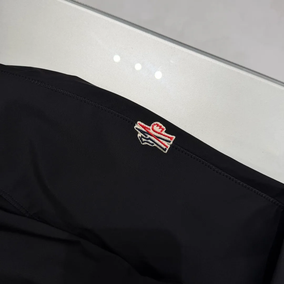 Men's Jackets And Down Jackets MONCLER 17721102
