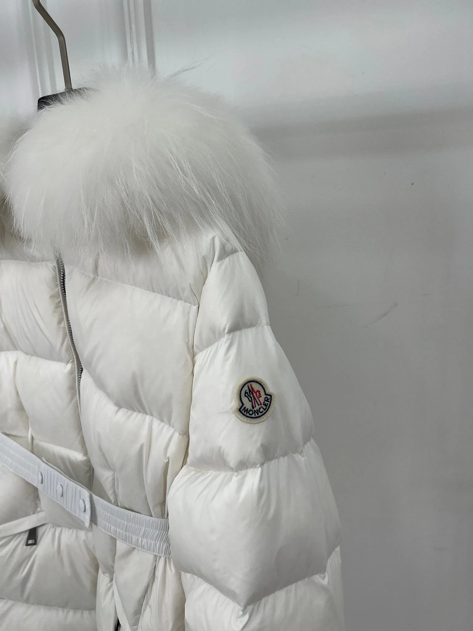Women's Jackets And Down Jackets MONCLER 18416114