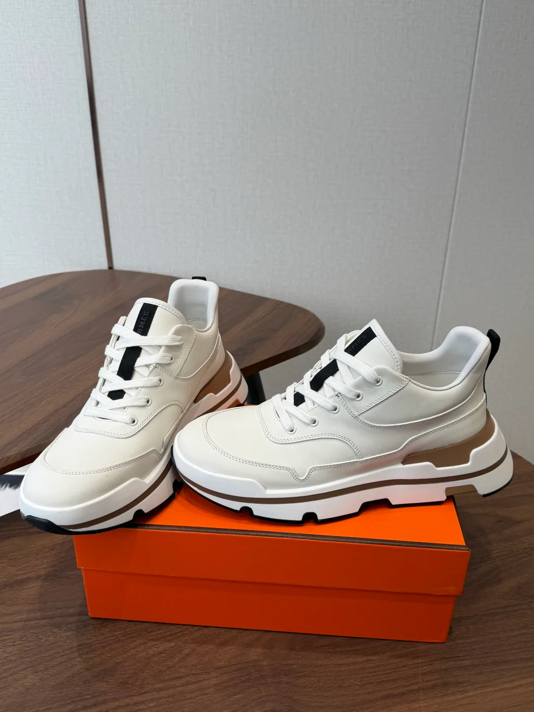 Кроссовки Мужские Hermes 18687403