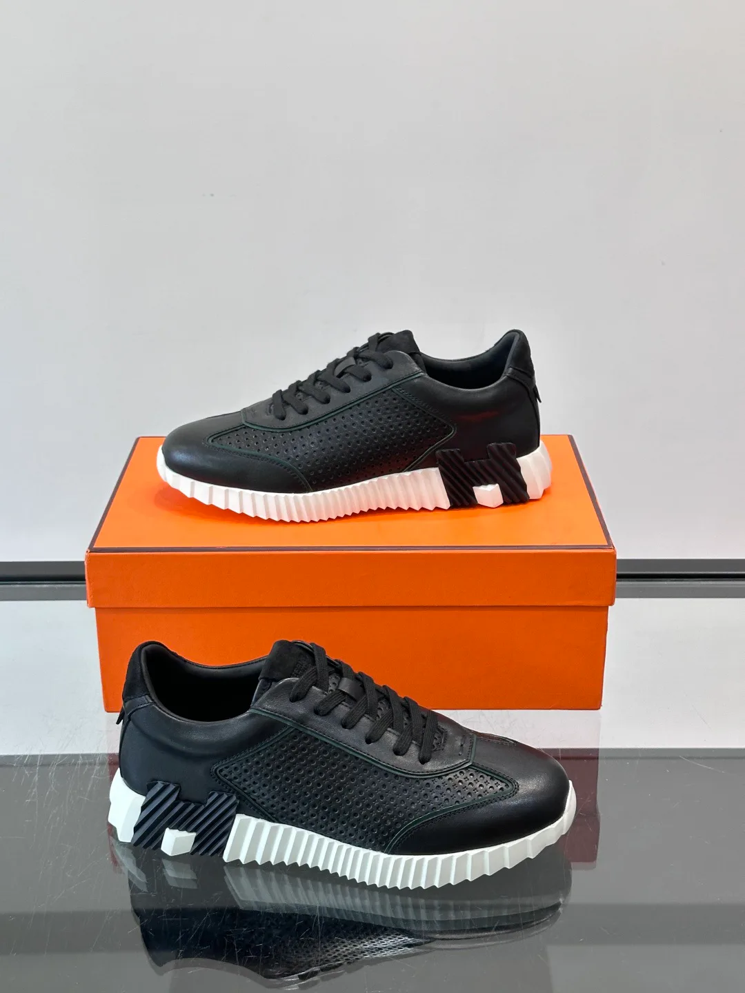 Women's Sneakers HERMES 18118570