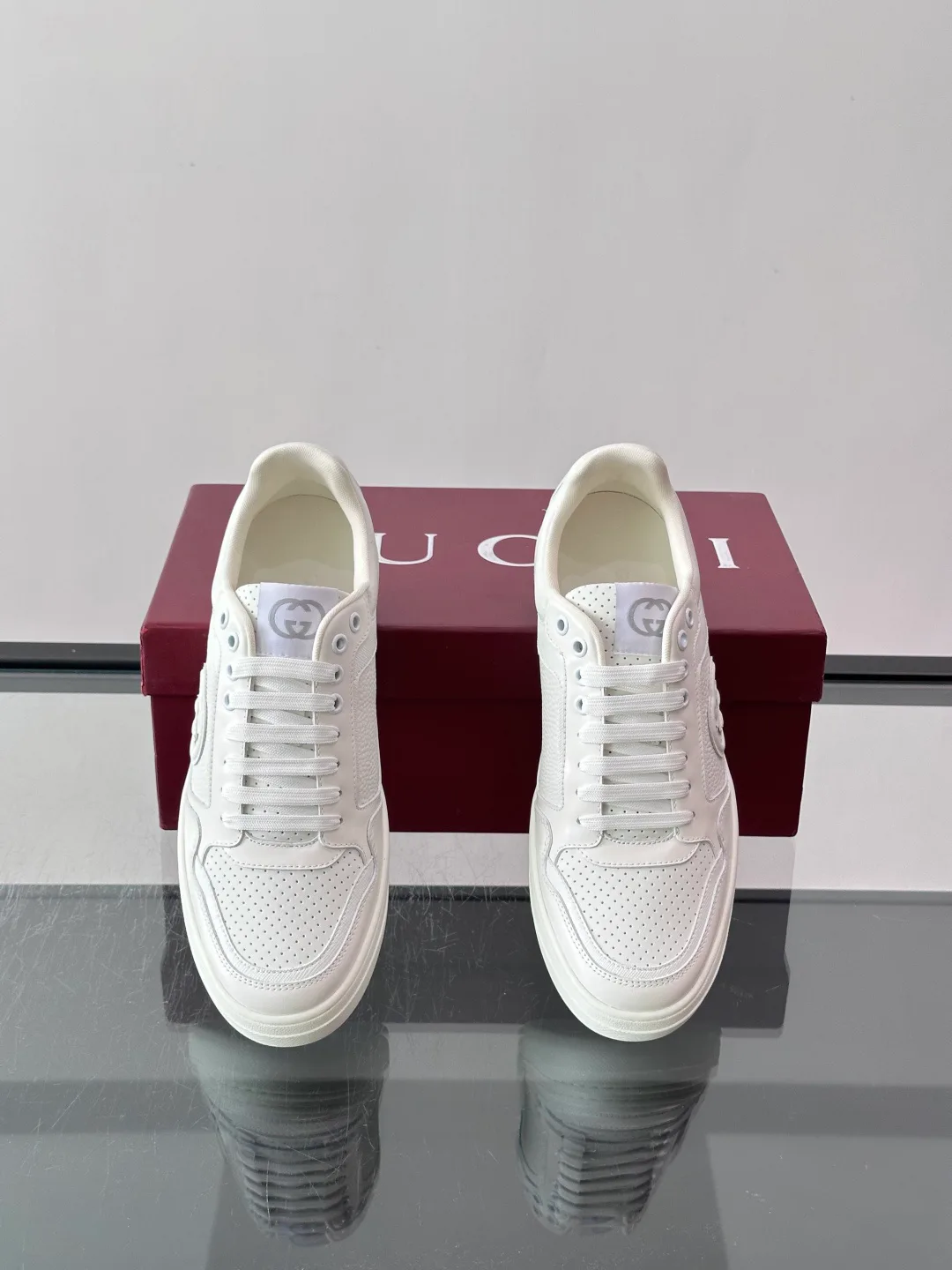 Women's Sneakers GUCCI 18102704