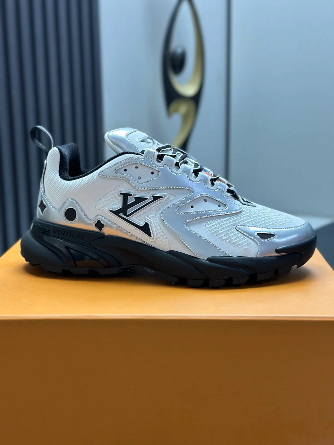 Men's Sneakers LOUIS VUITTON 18211994