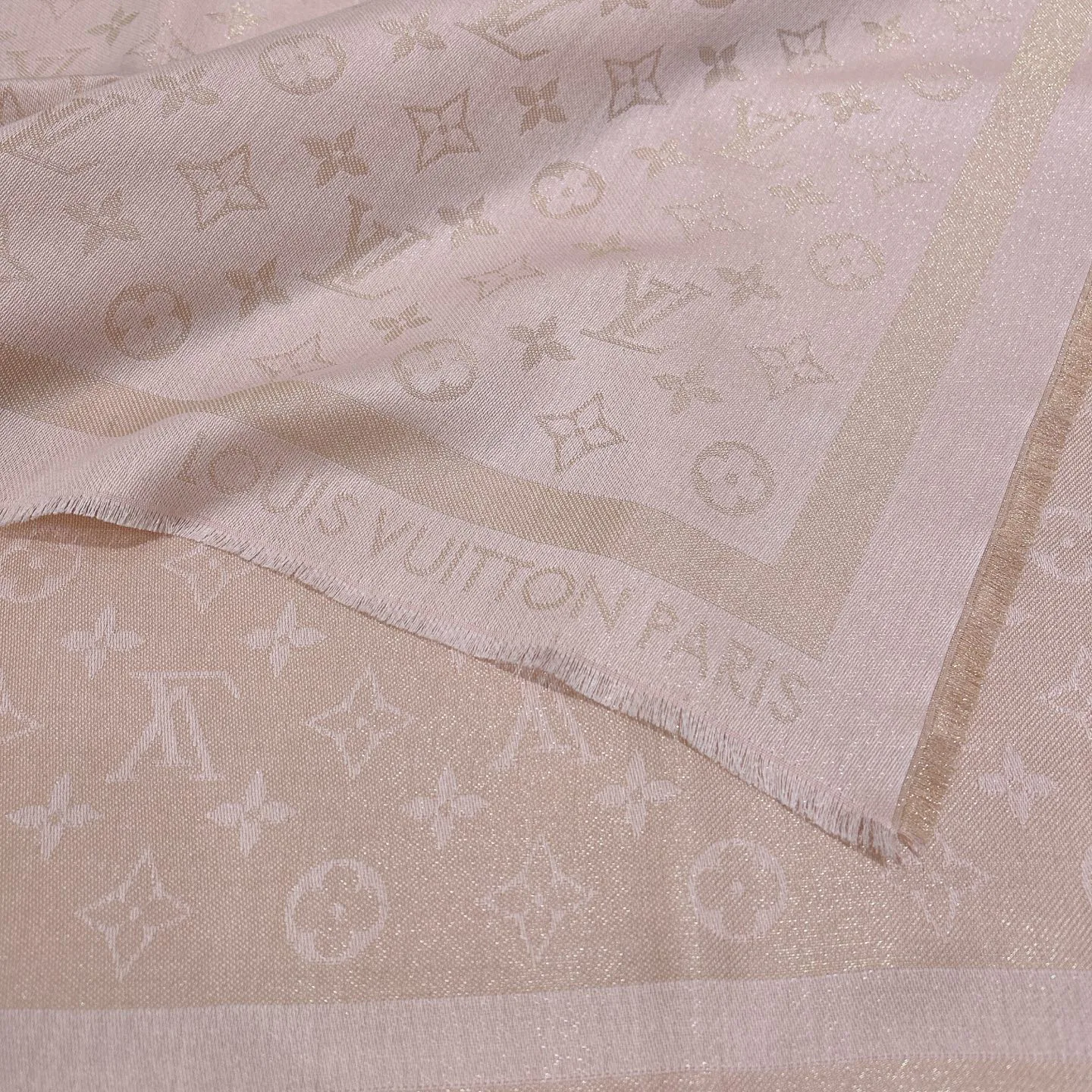 Scarves LOUIS VUITTON 18267556