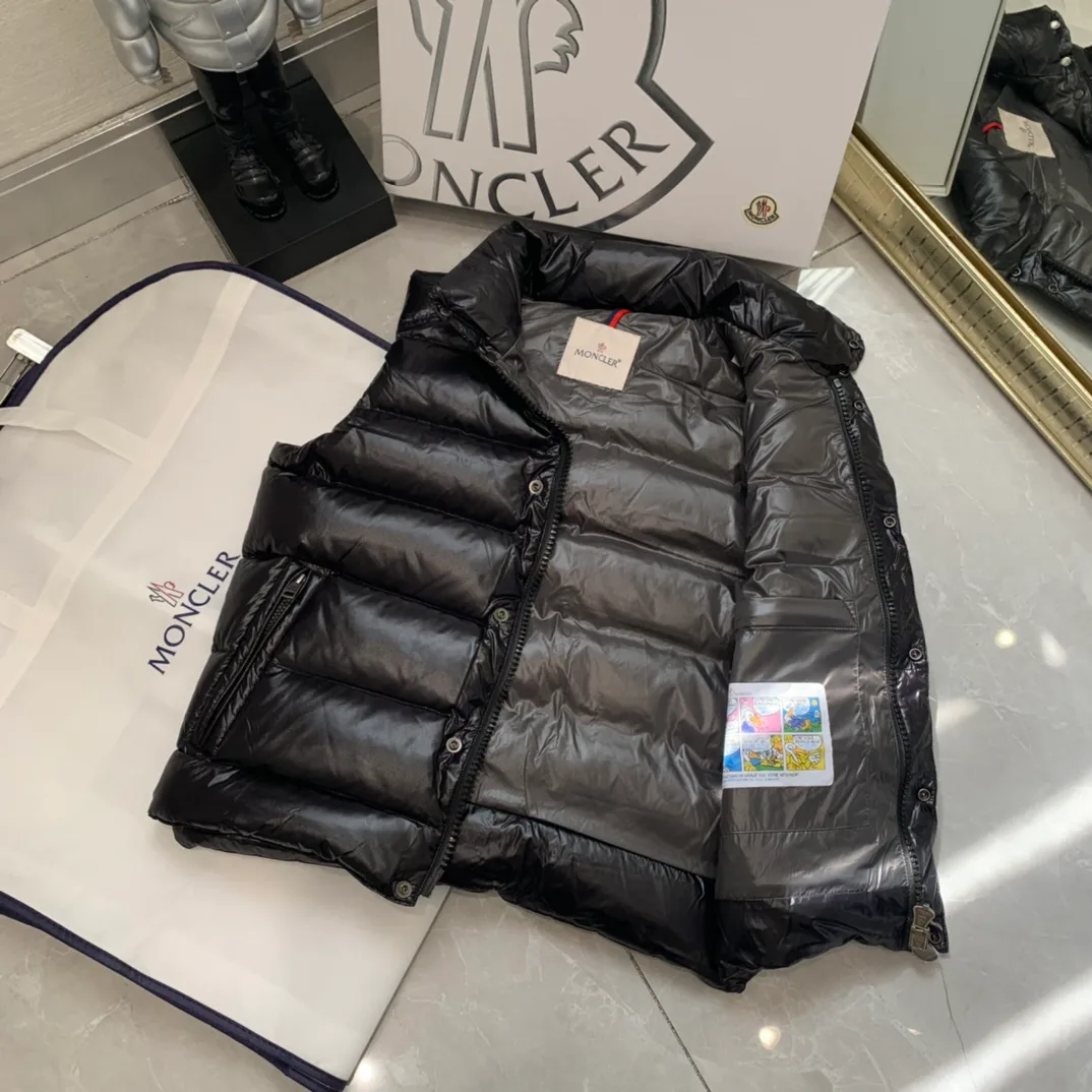 Men's Vests MONCLER 18029844