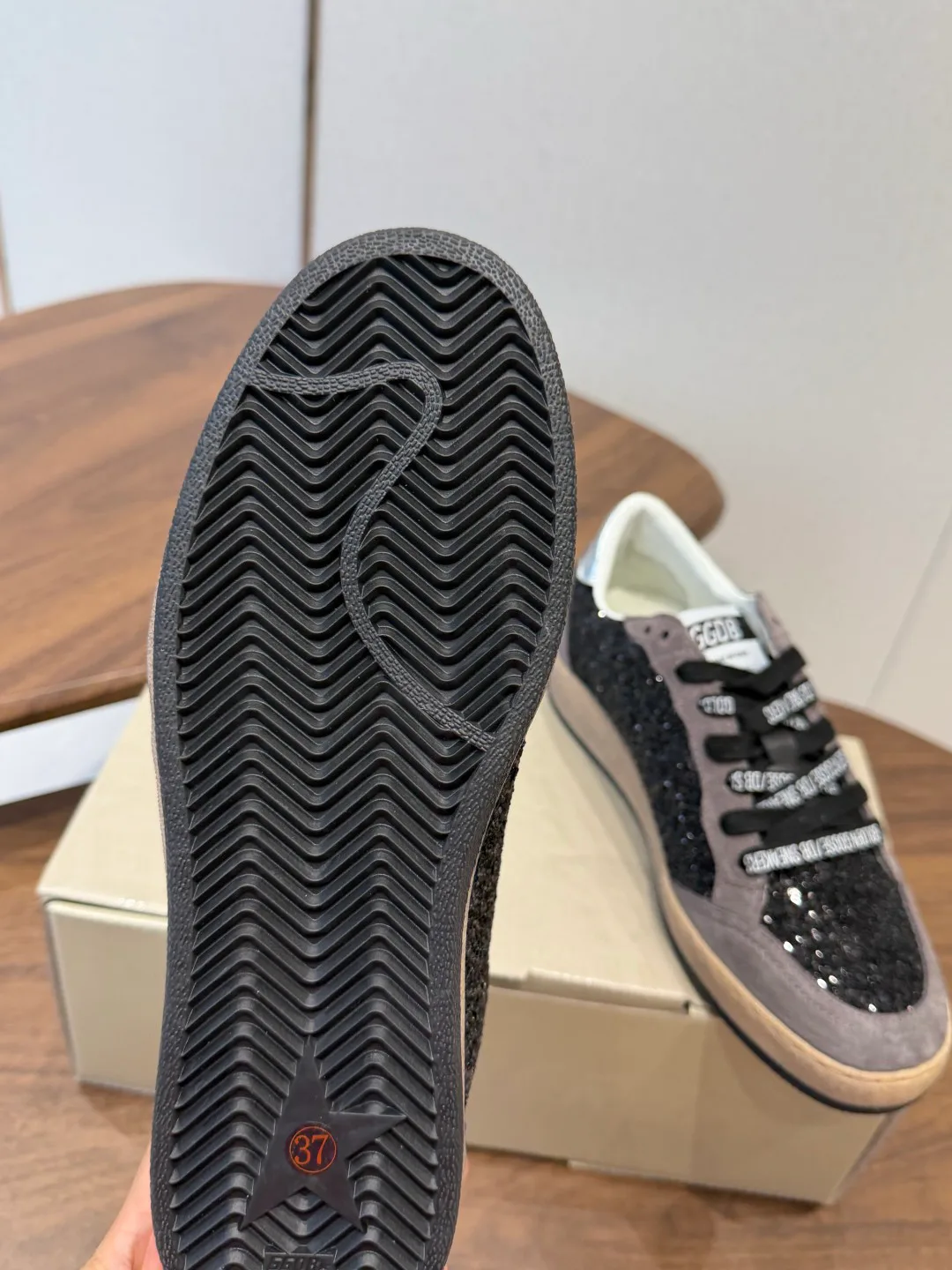 Women's Sneakers GOLDEN GOOSE 18357249