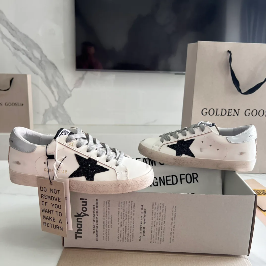 Women's Sneakers GOLDEN GOOSE 16995645