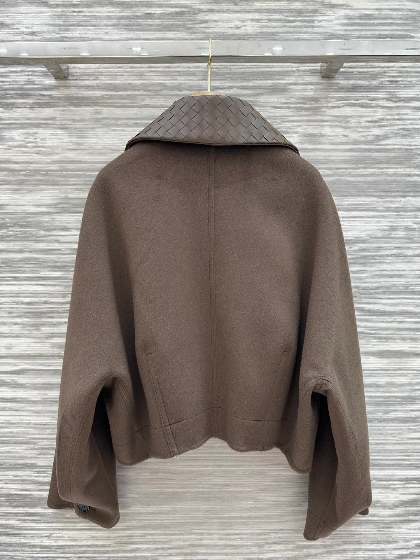 Куртки И Пуховики Женские Bottega Veneta 18657426