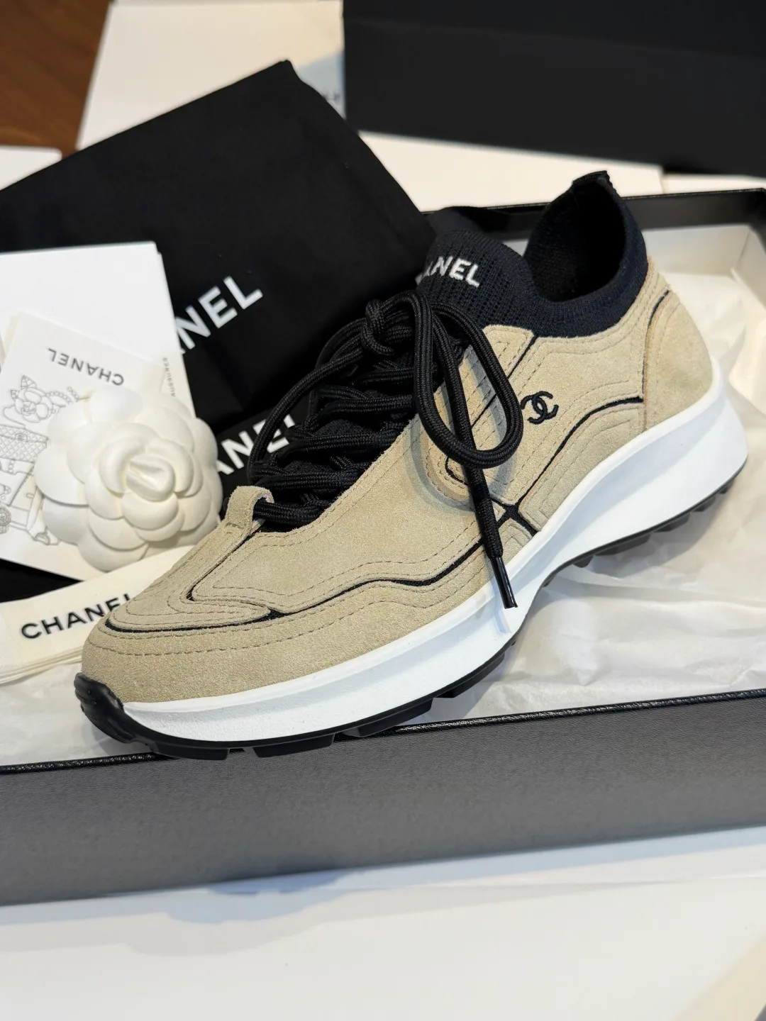 Women's Sneakers CHANEL 18067104