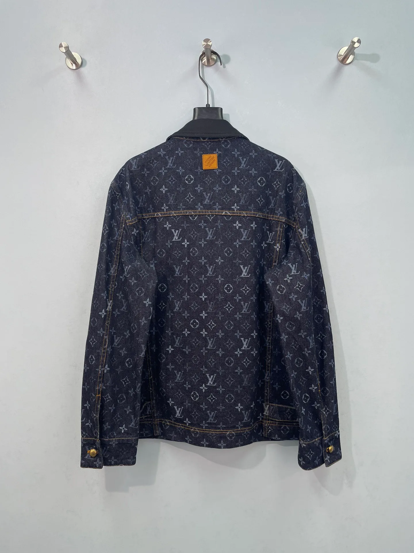 Women's Jackets And Down Jackets LOUIS VUITTON 18151417