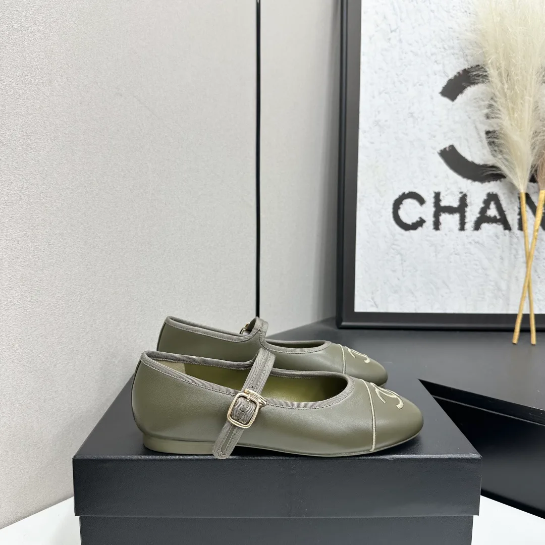 Women's Heels CHANEL 18083713