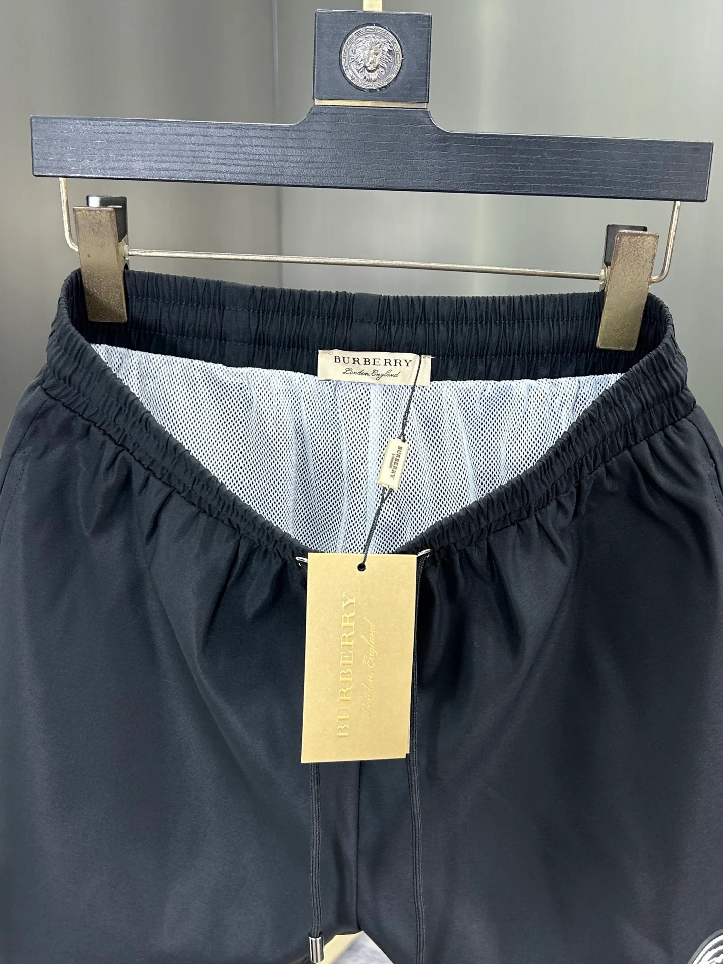 Men's Shorts BURBERRY 18000489