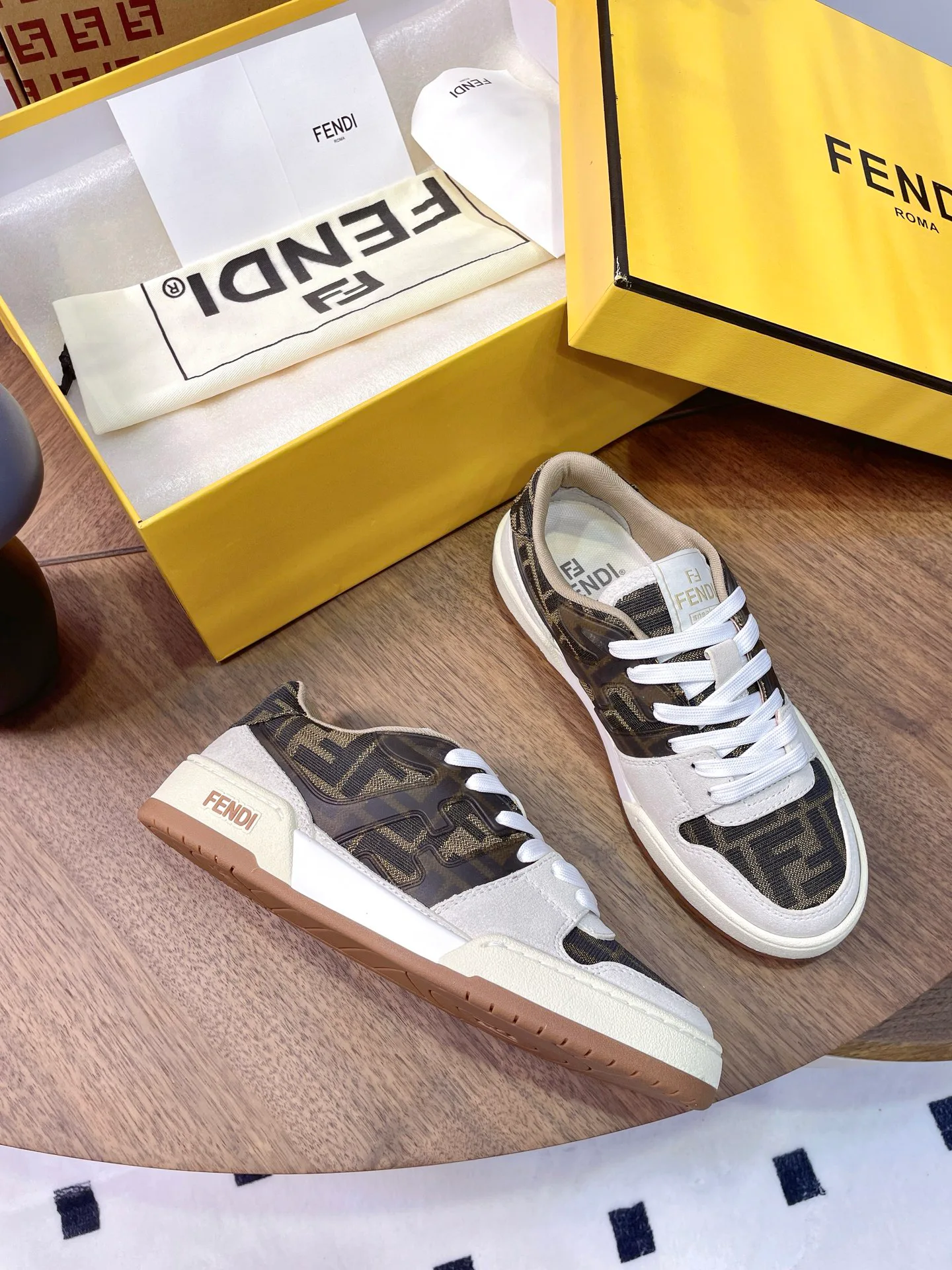 Women's Sneakers FENDI 17957349
