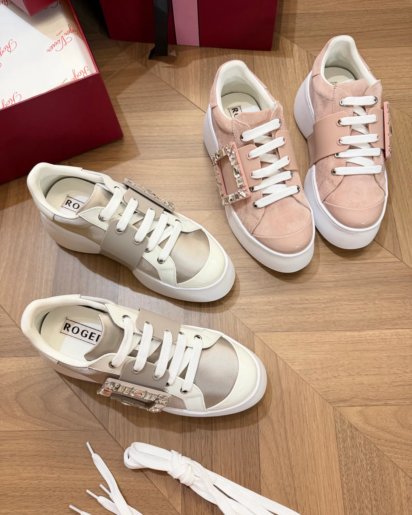 Women's Sneakers ROGER VIVIER 18427939