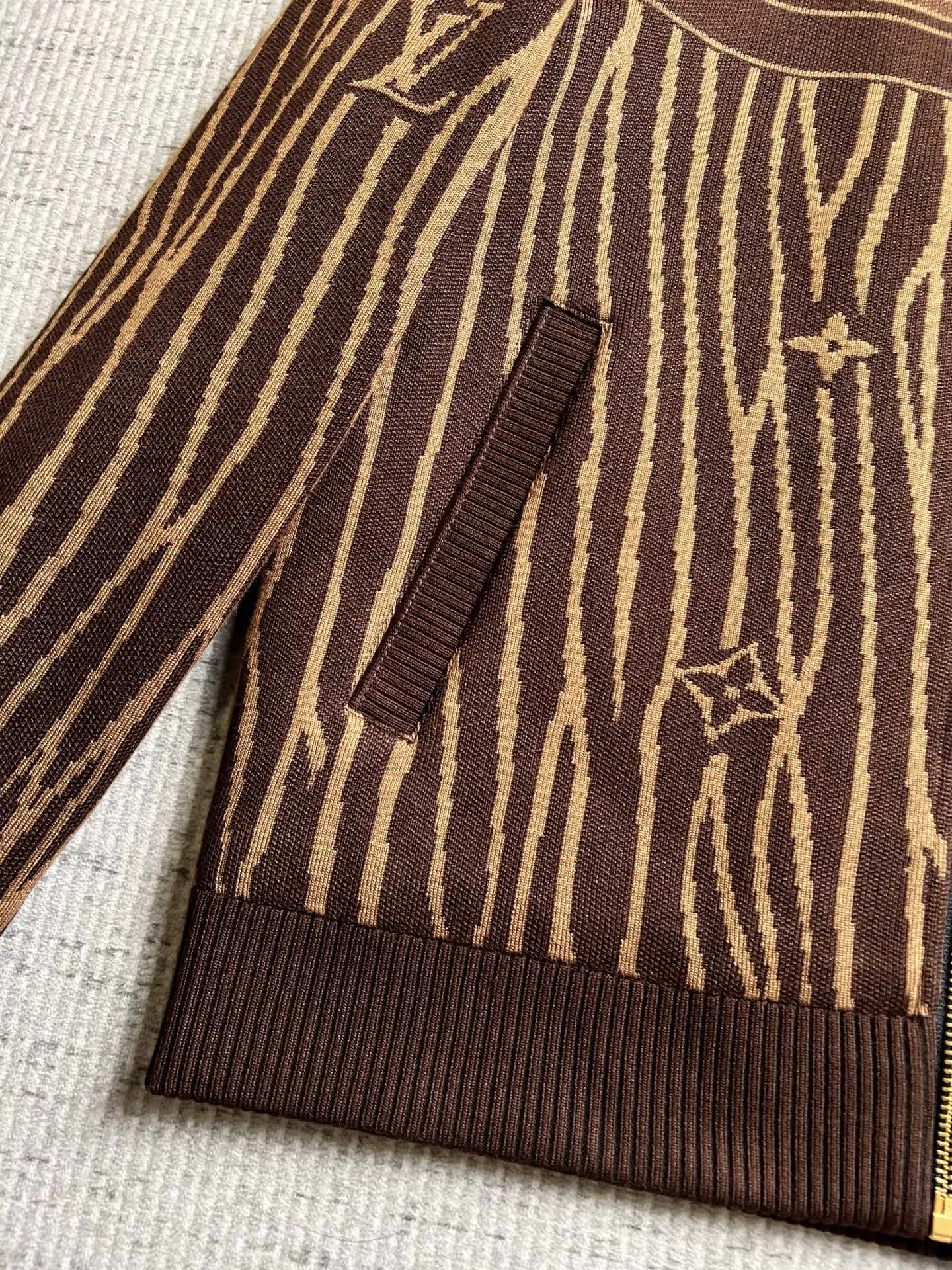 Men's Jackets And Down Jackets LOUIS VUITTON 18098409