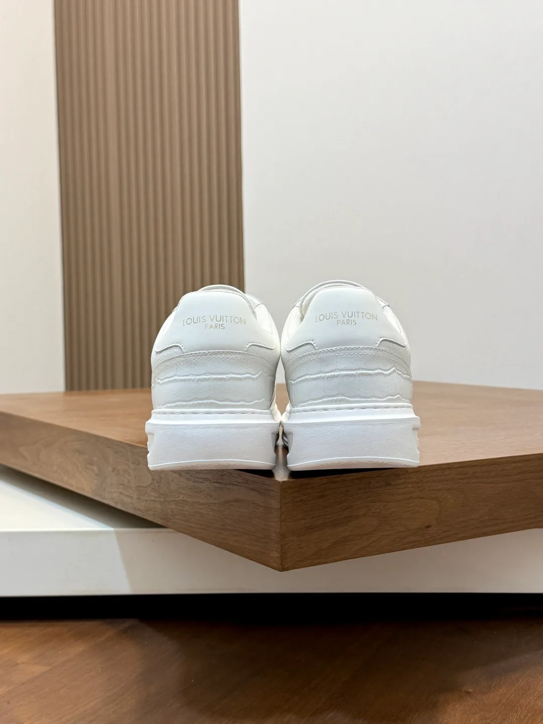 Men's Sneakers LOUIS VUITTON 18265106