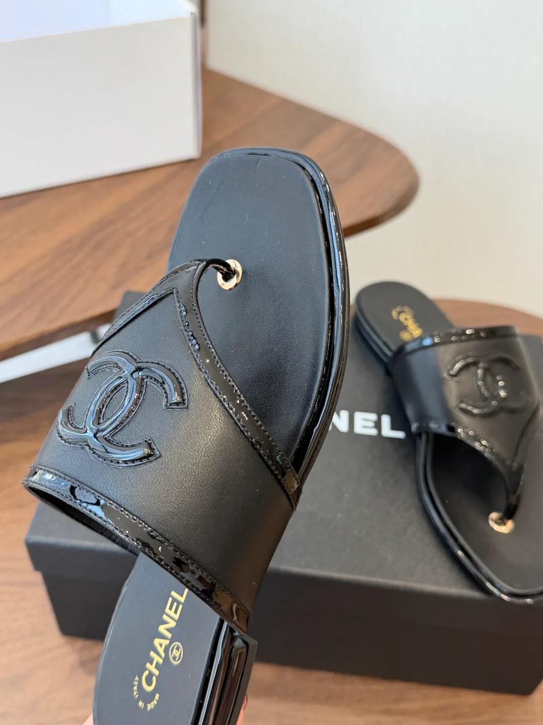 Women's Flip-Flops CHANEL 17829797