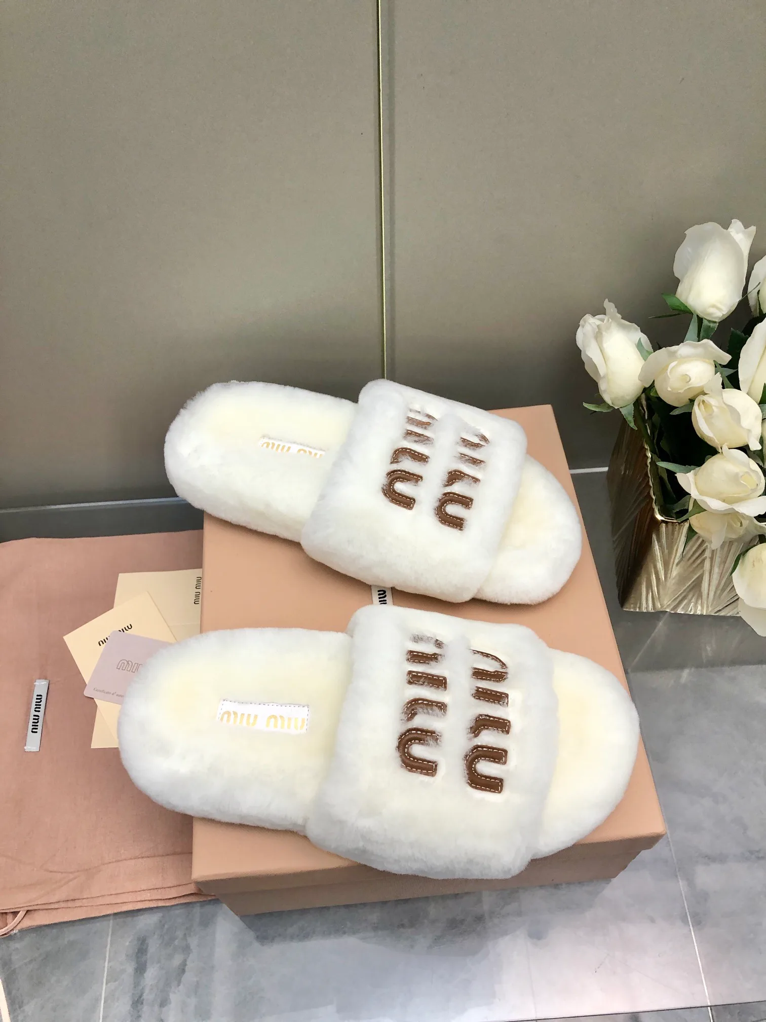 Women's Slippers MIU MIU 18005820