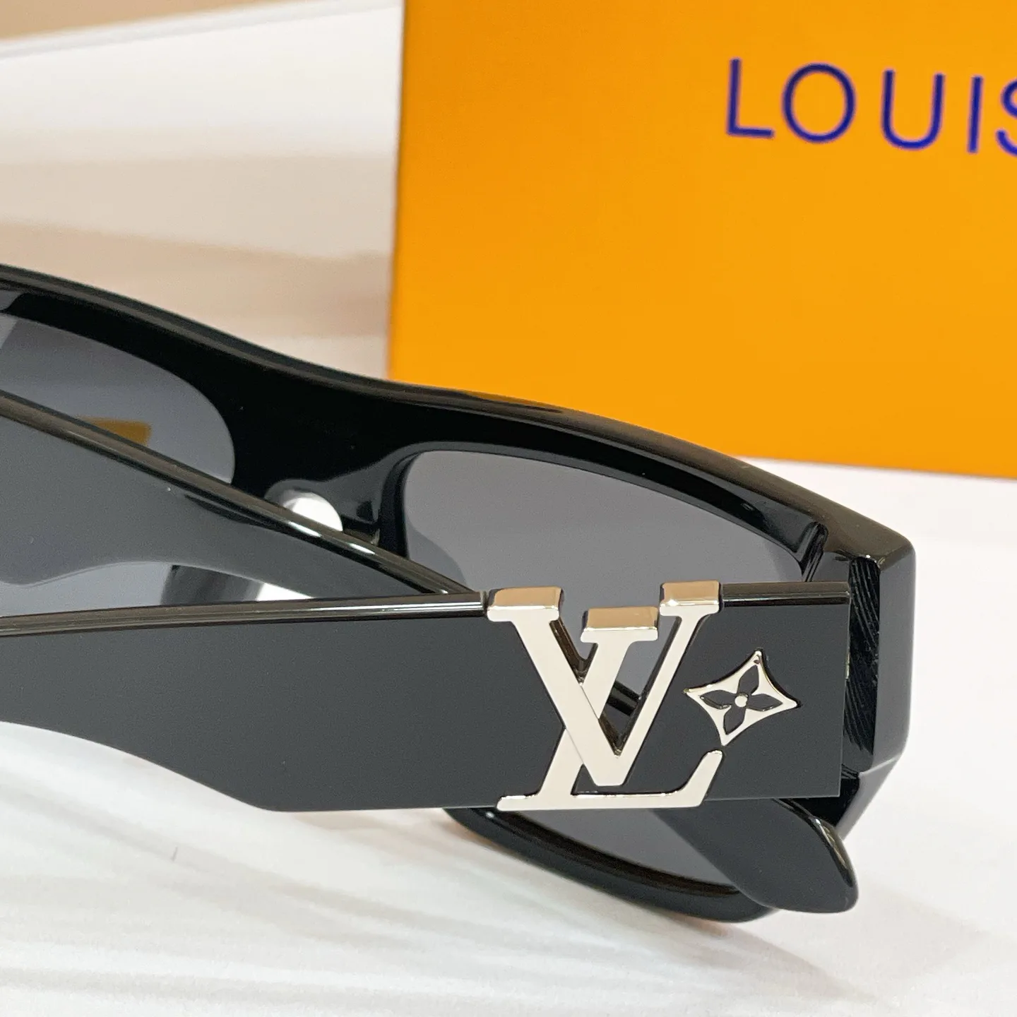 Glasses LOUIS VUITTON 17495877