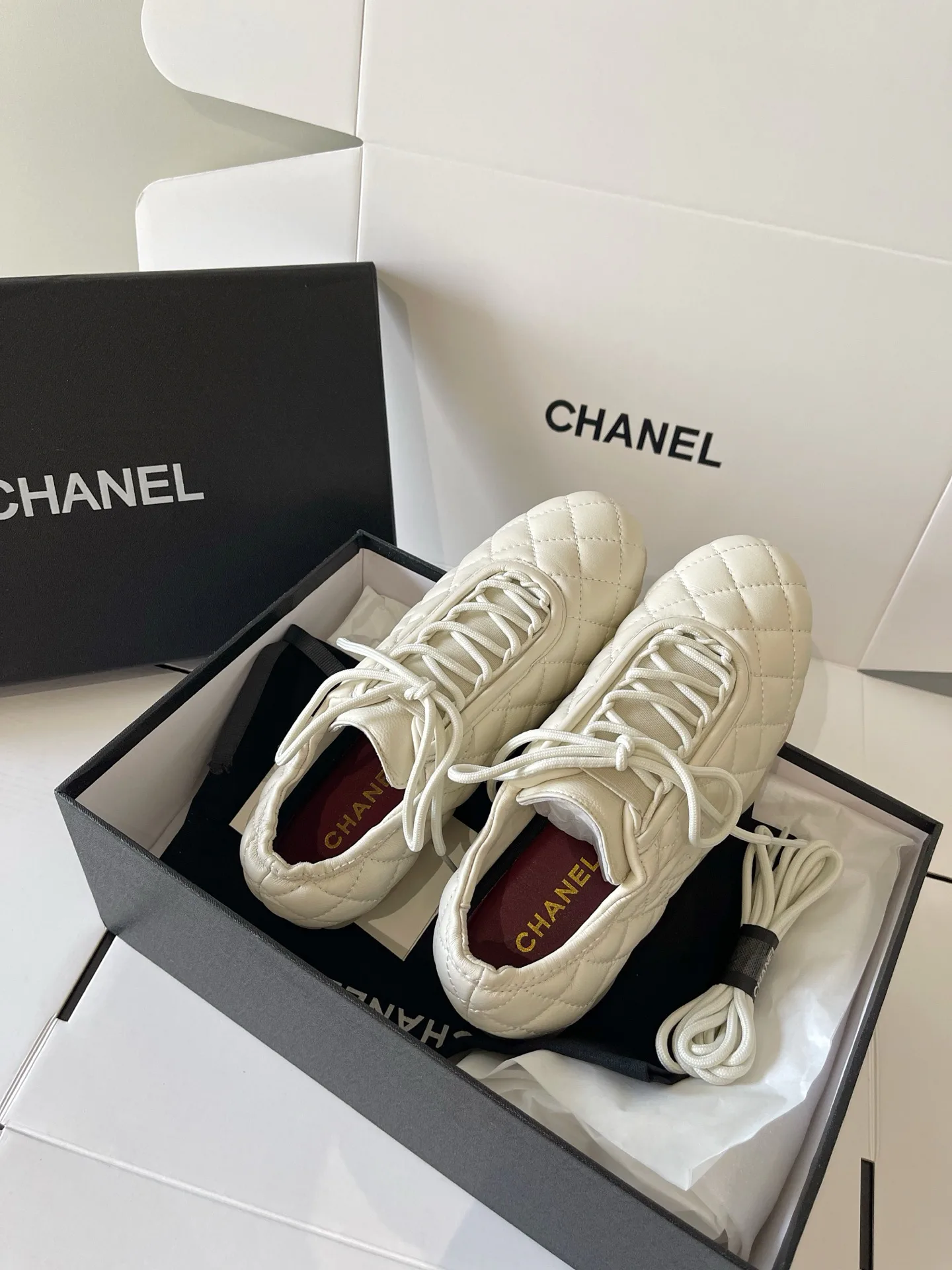 Women's Sneakers CHANEL 18437955