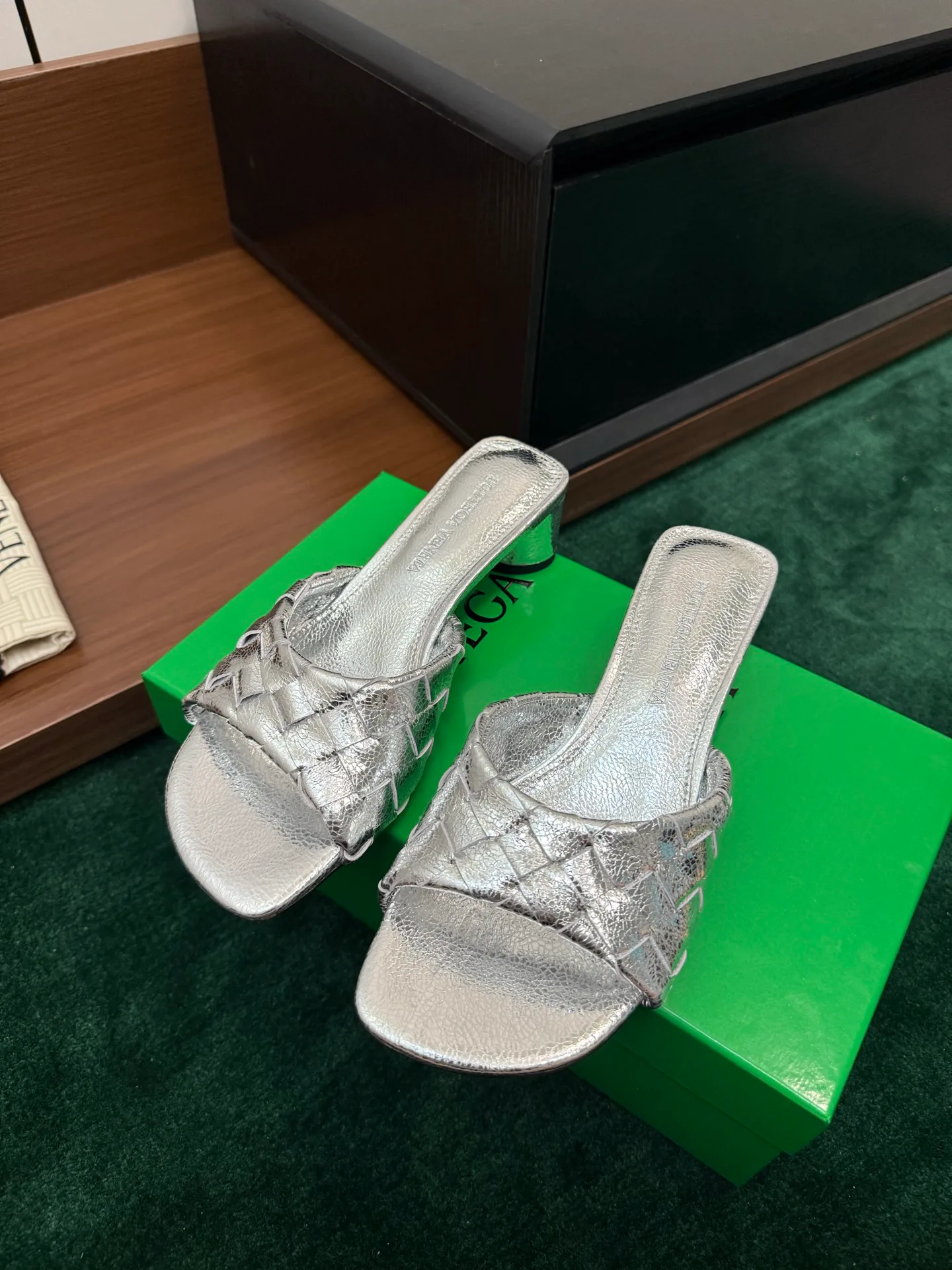 Women's Mules And Clogs BOTTEGA VENETA 17386143