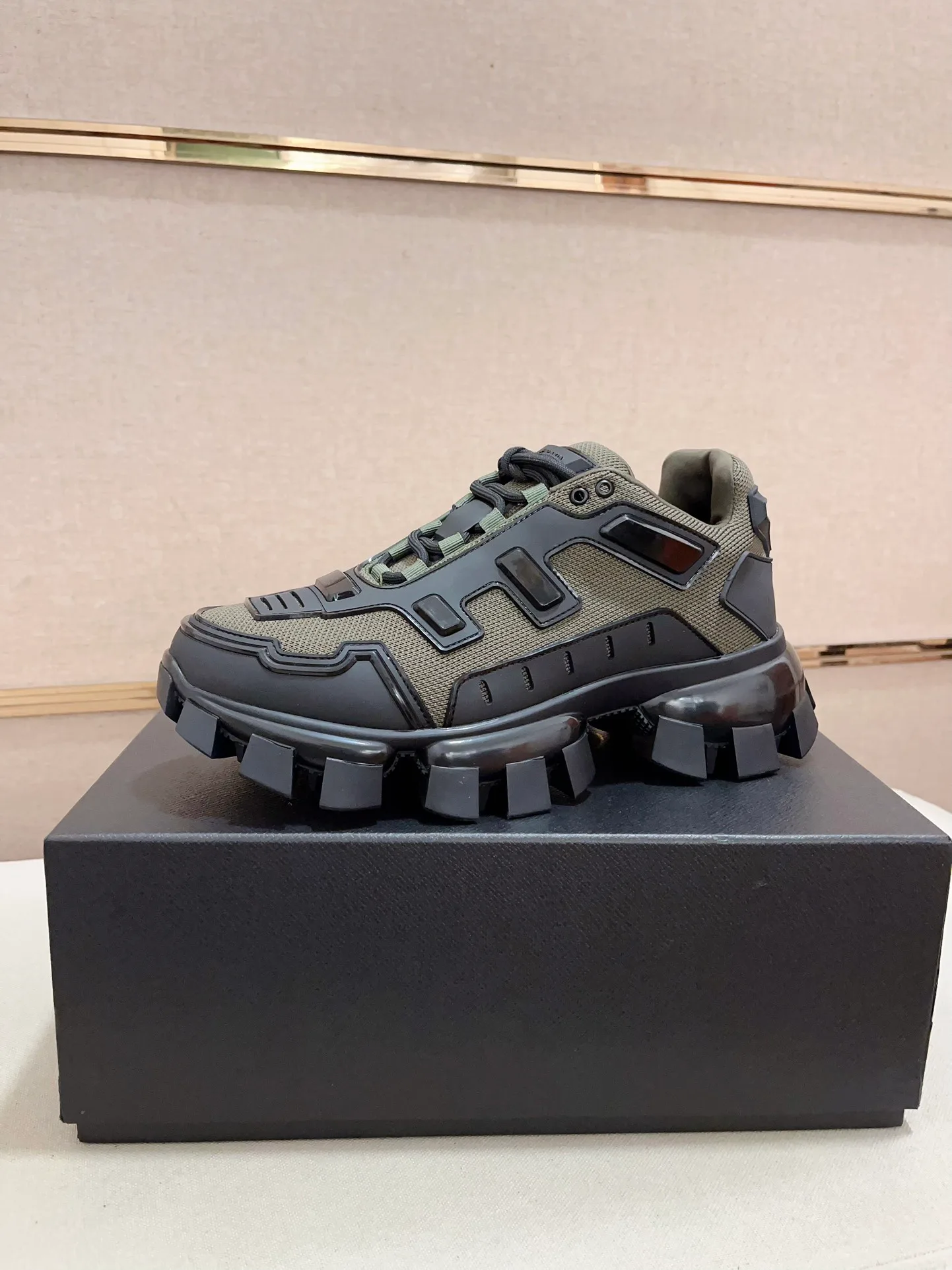 Men's Sneakers PRADA 17955153