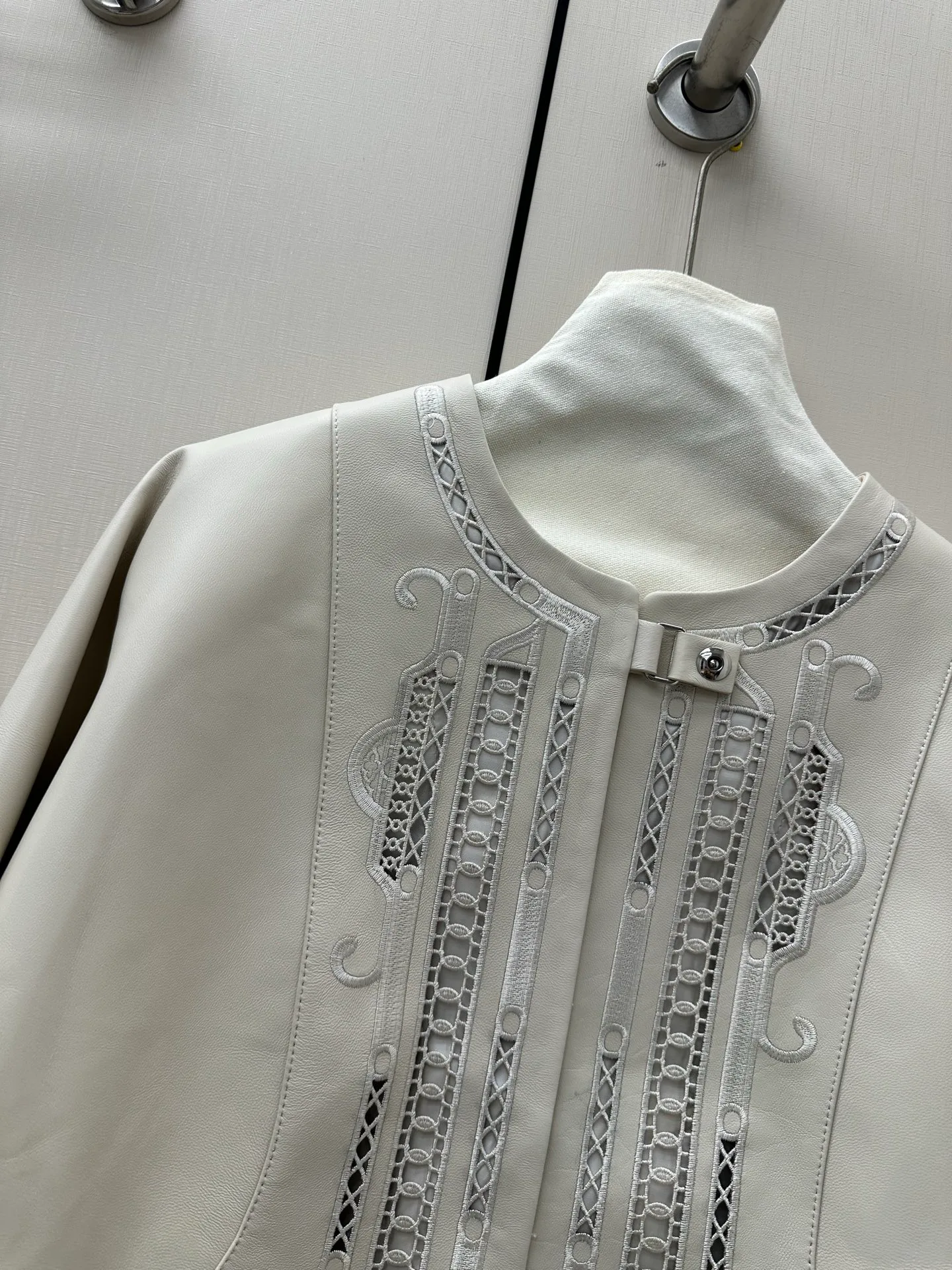 Women's Leather Jackets And Sheepskin Coats HERMES 18441898