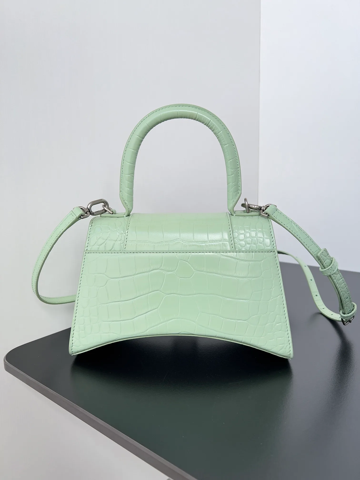Классические Сумки Женские Balenciaga 18619528
