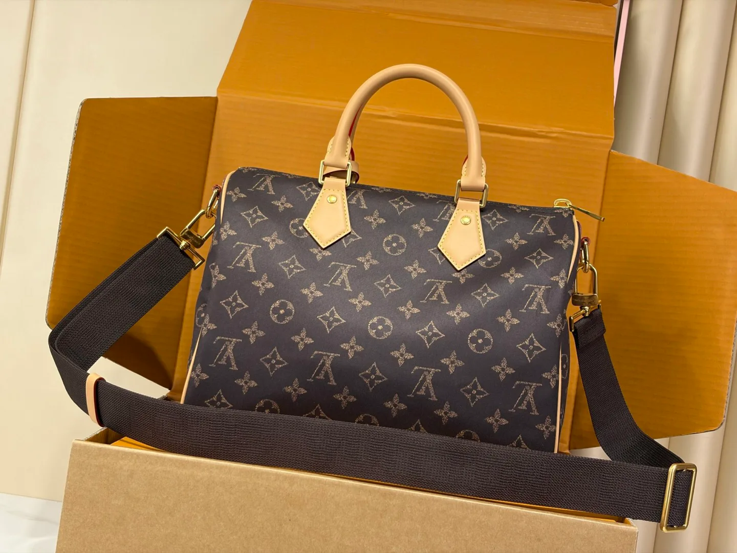 Women's Classic Handbags LOUIS VUITTON 18170497