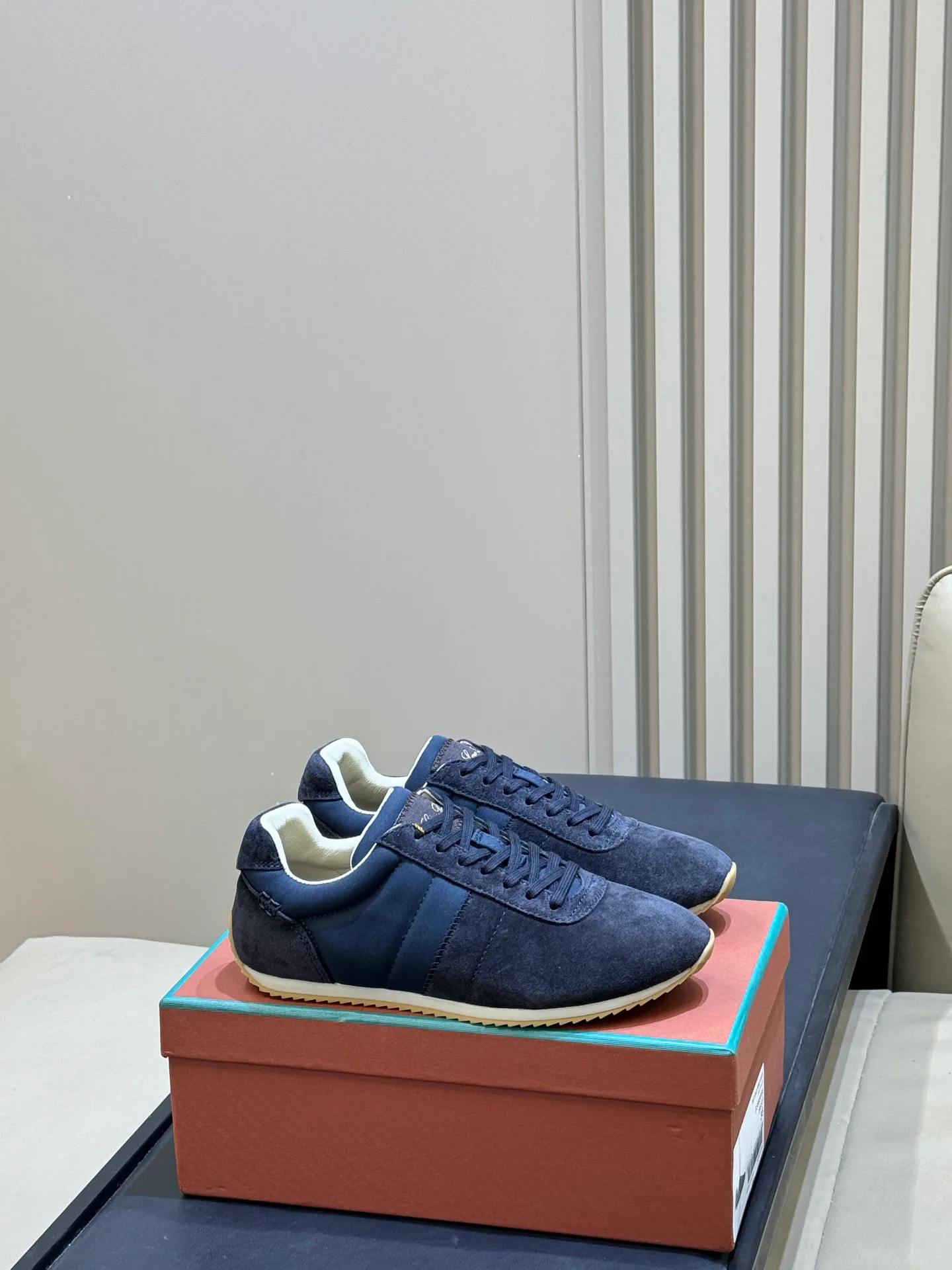 Women's Sneakers LORO PIANA 18073231