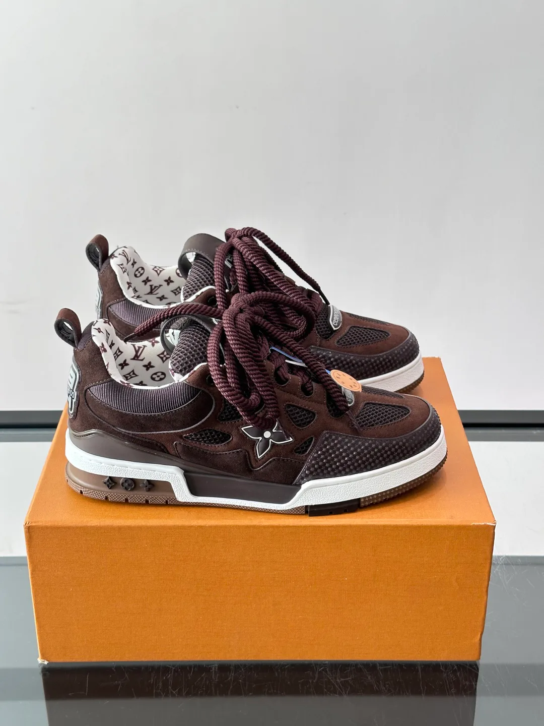 Women's Sneakers LOUIS VUITTON 17588548