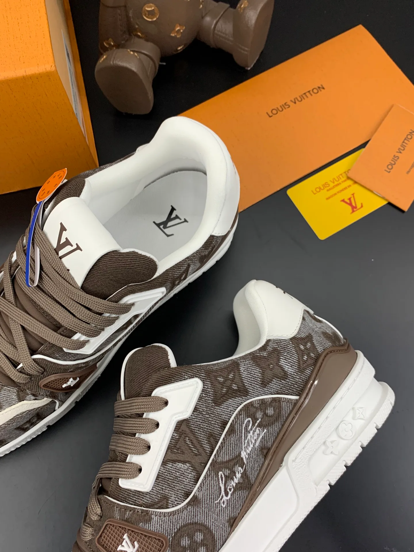 Women's Sneakers LOUIS VUITTON 17545278