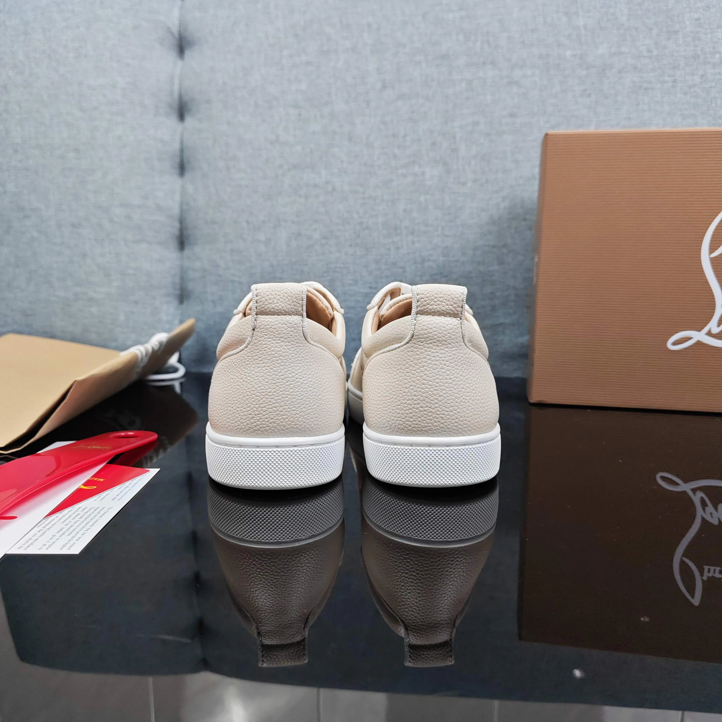 Women's Sneakers CHRISTIAN LOUBOUTIN 18039695