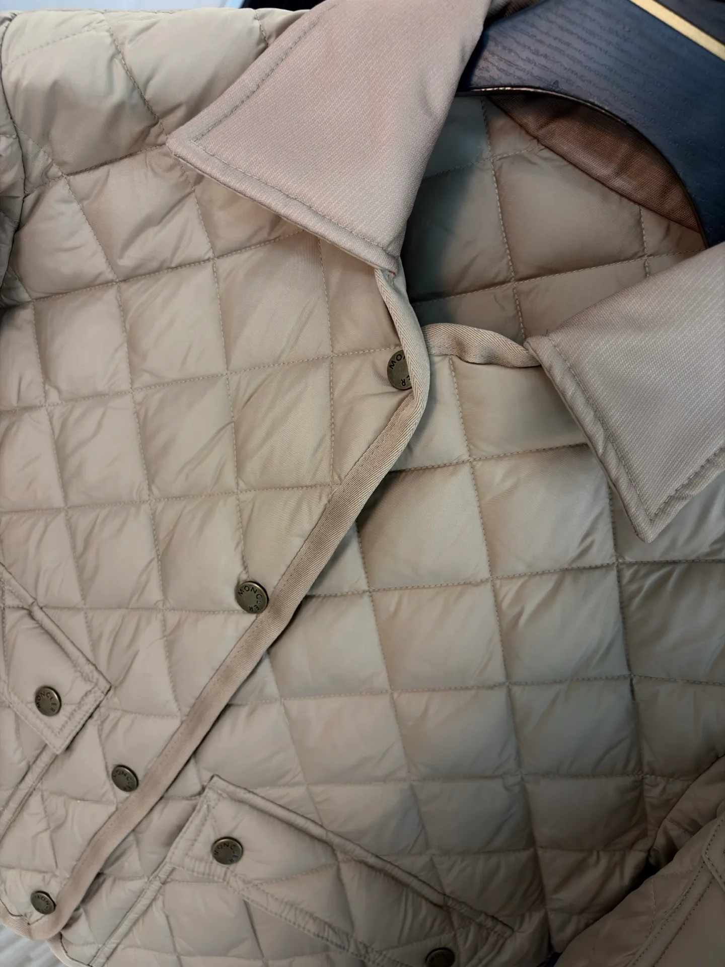 Куртки И Пуховики Женские Moncler 18600022