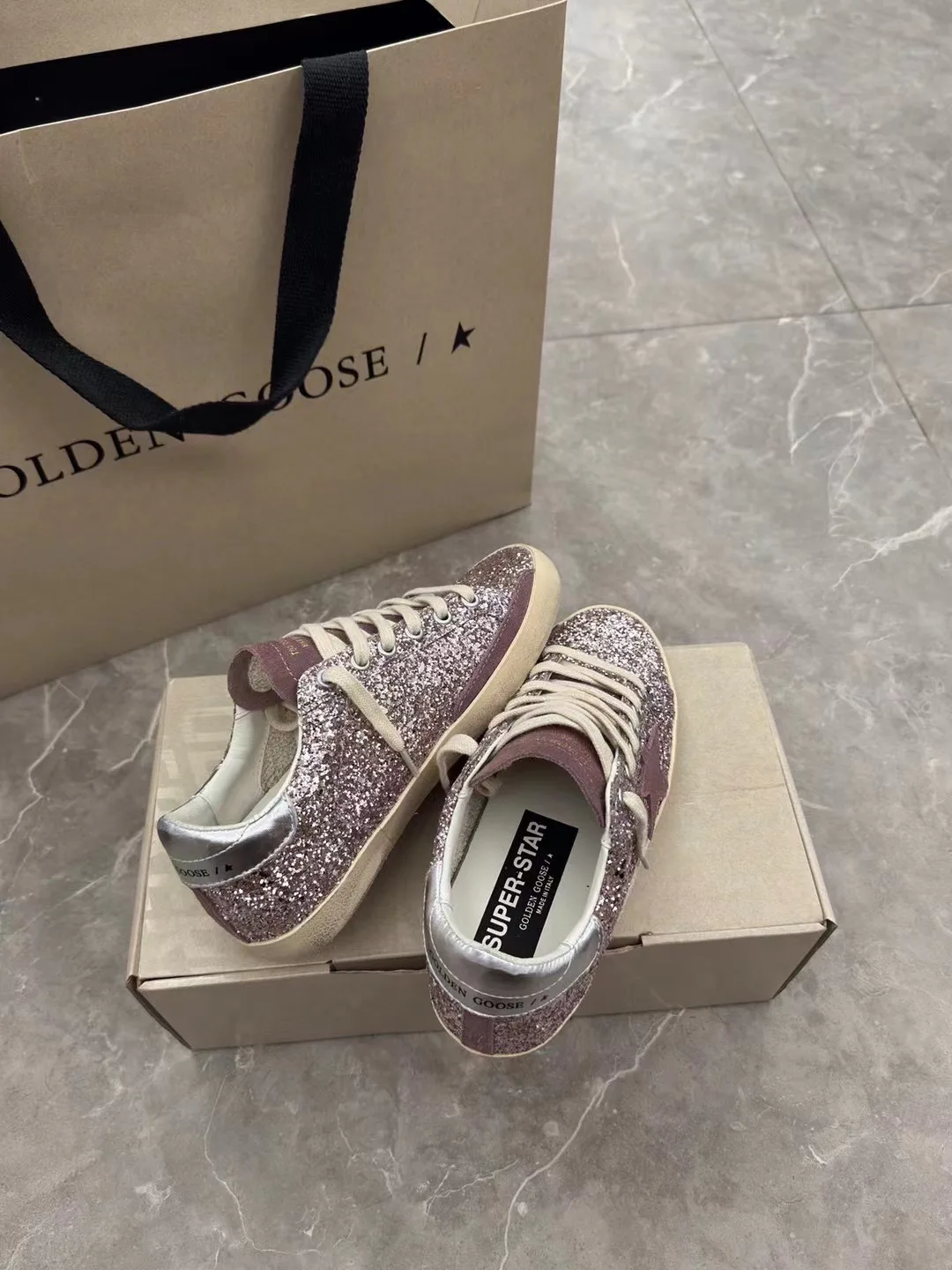 Women's Sneakers GOLDEN GOOSE 18265592