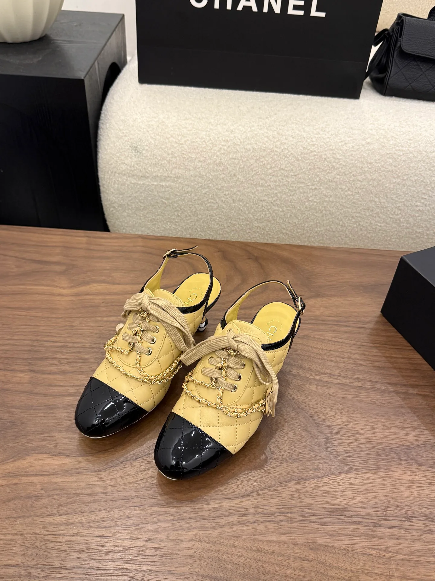 Women's Heels CHANEL 17920850