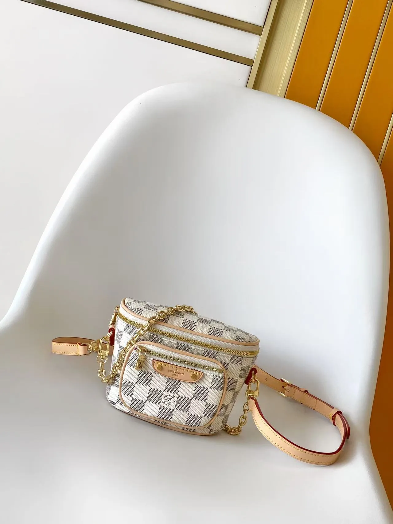 Women's Shoulder Bags LOUIS VUITTON 18362294