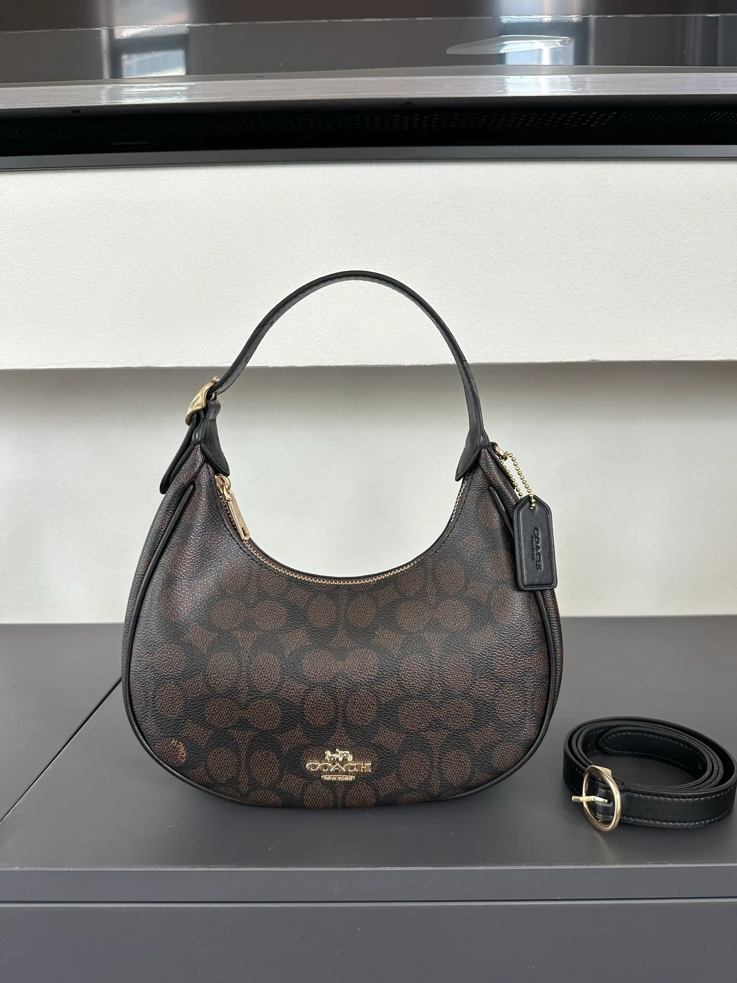 Women's Classic Handbags COACH 17960984