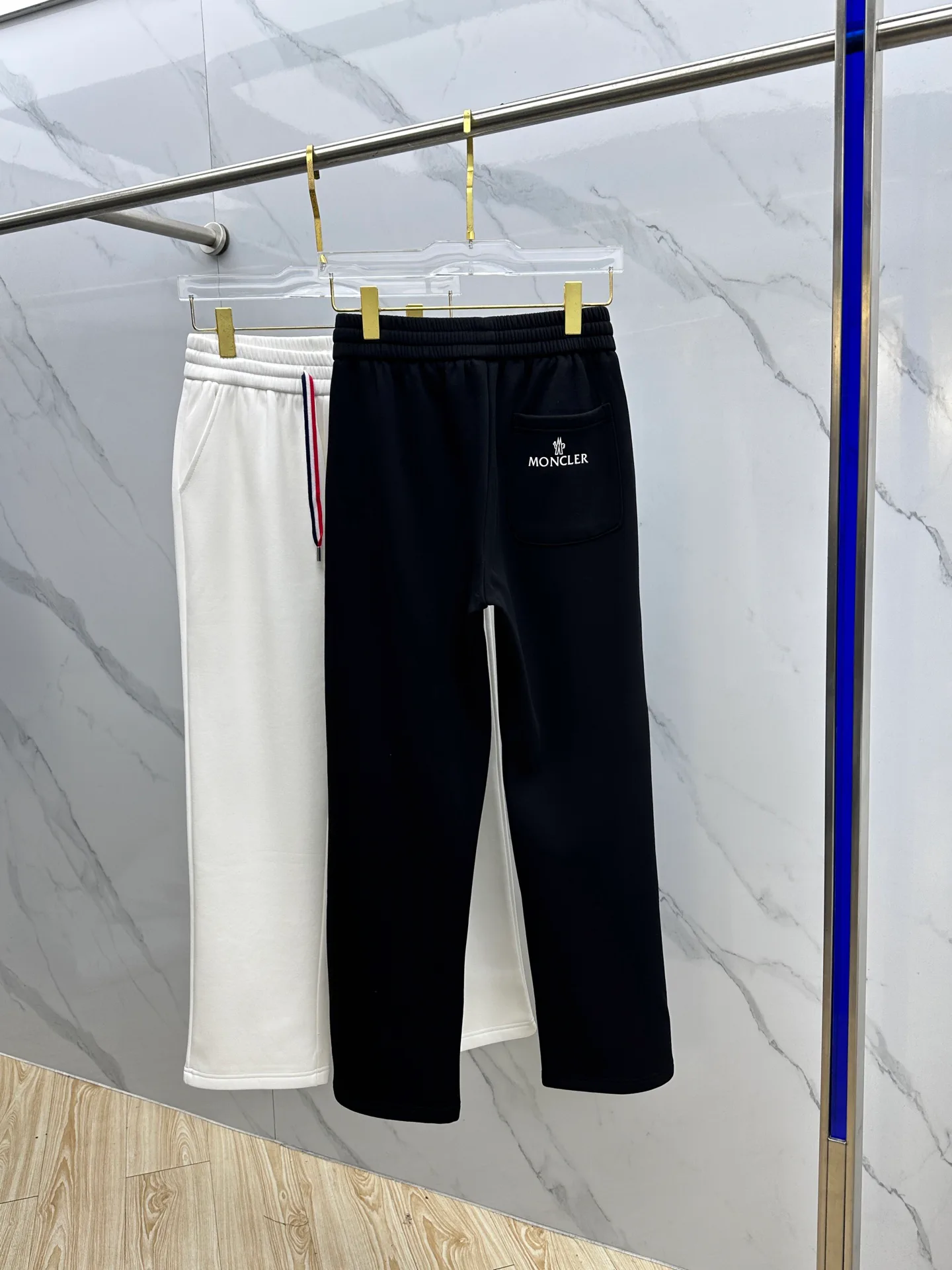 Men's Trousers MONCLER 18246679