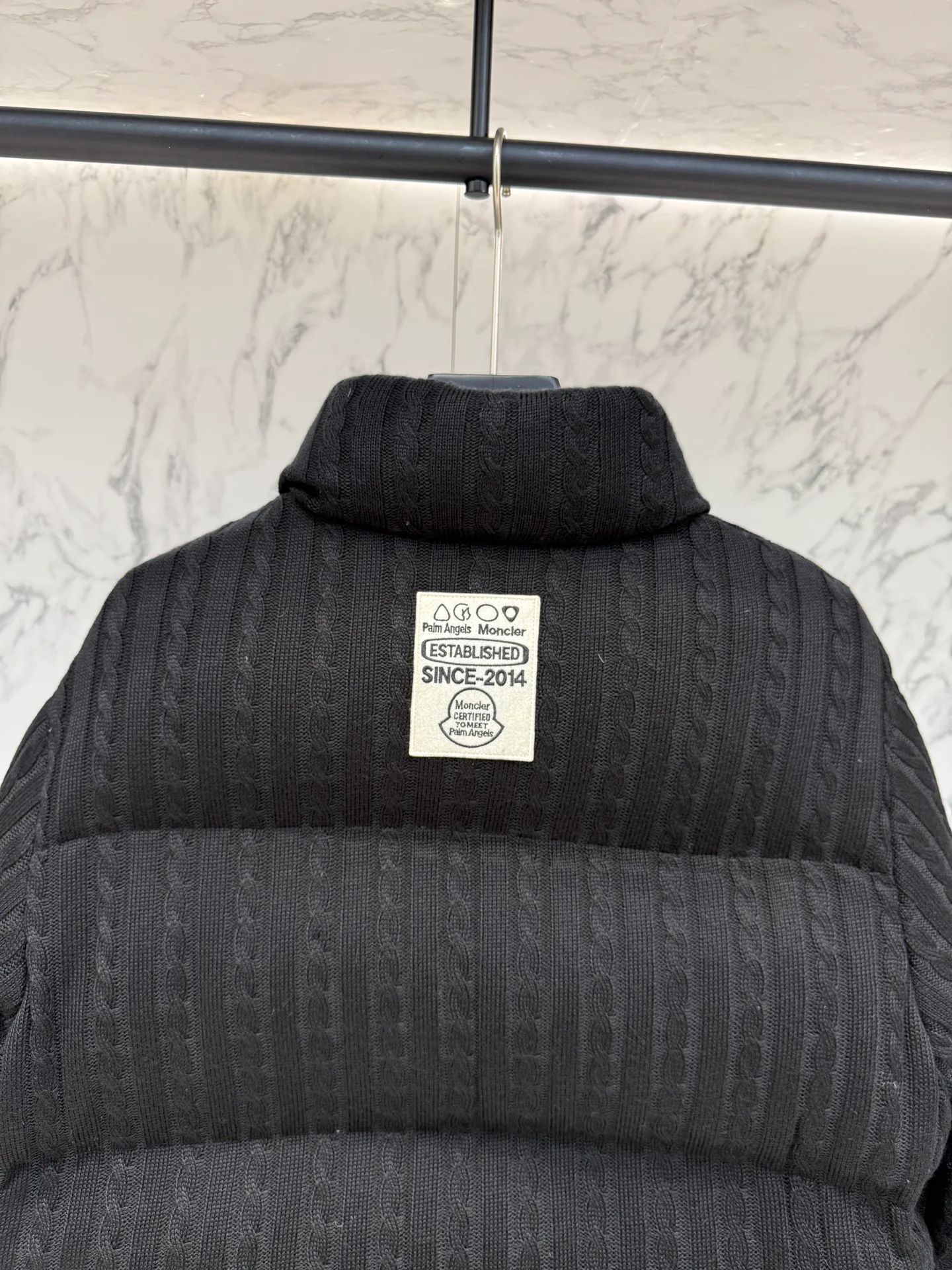Men's Jackets And Down Jackets MONCLER 18188652