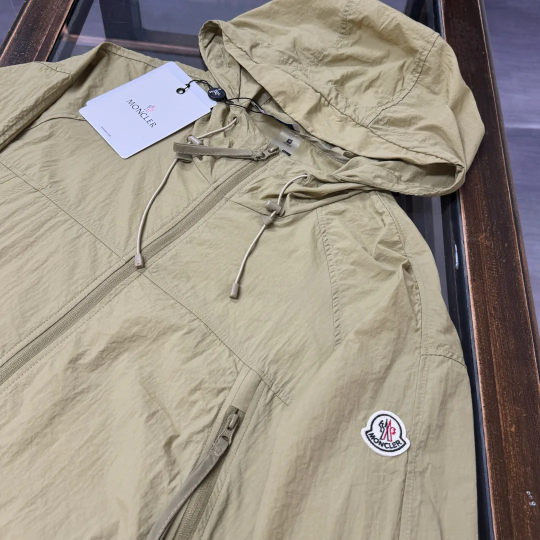 Men's Jackets And Down Jackets MONCLER 17286063