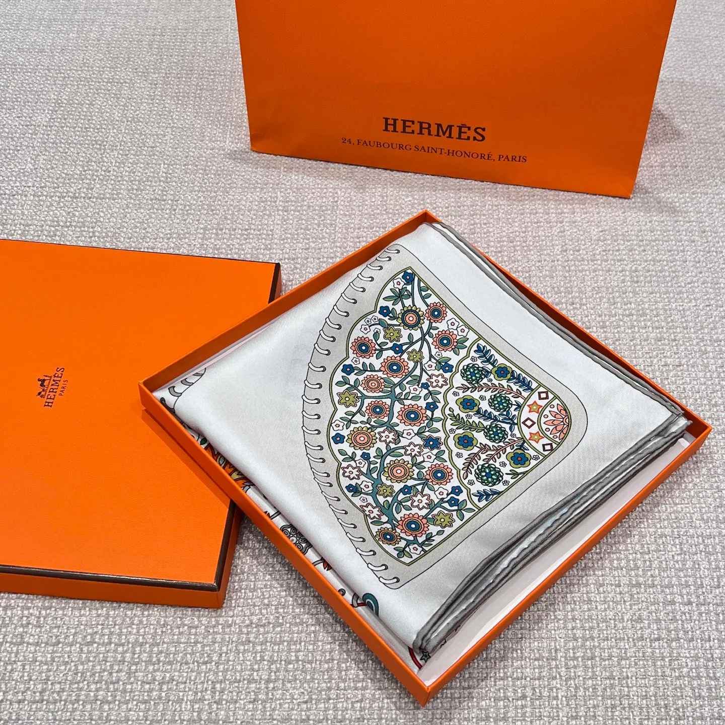 Silk Scarves HERMES 17991441