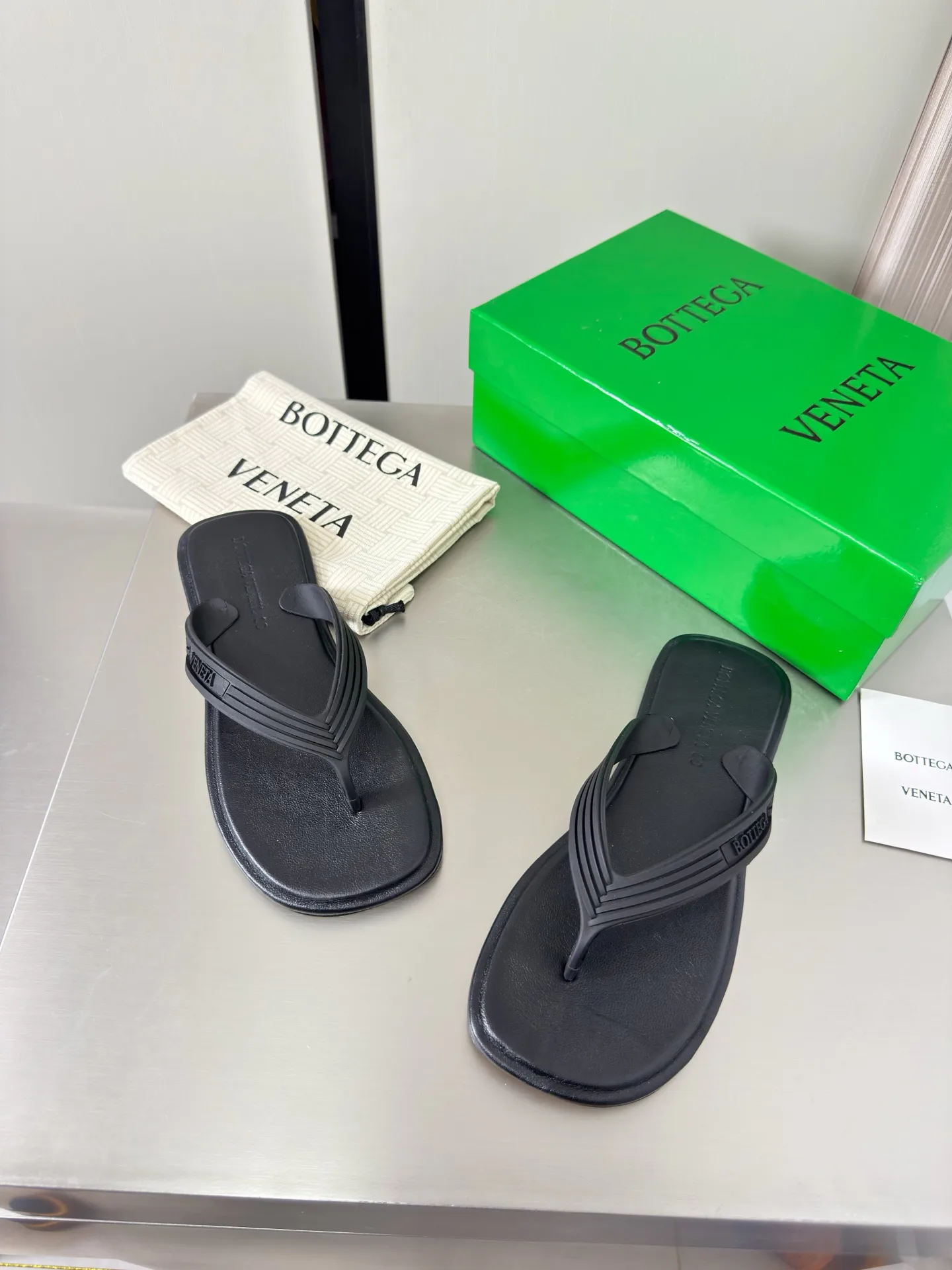 Women's Flip-Flops BOTTEGA VENETA 17722625