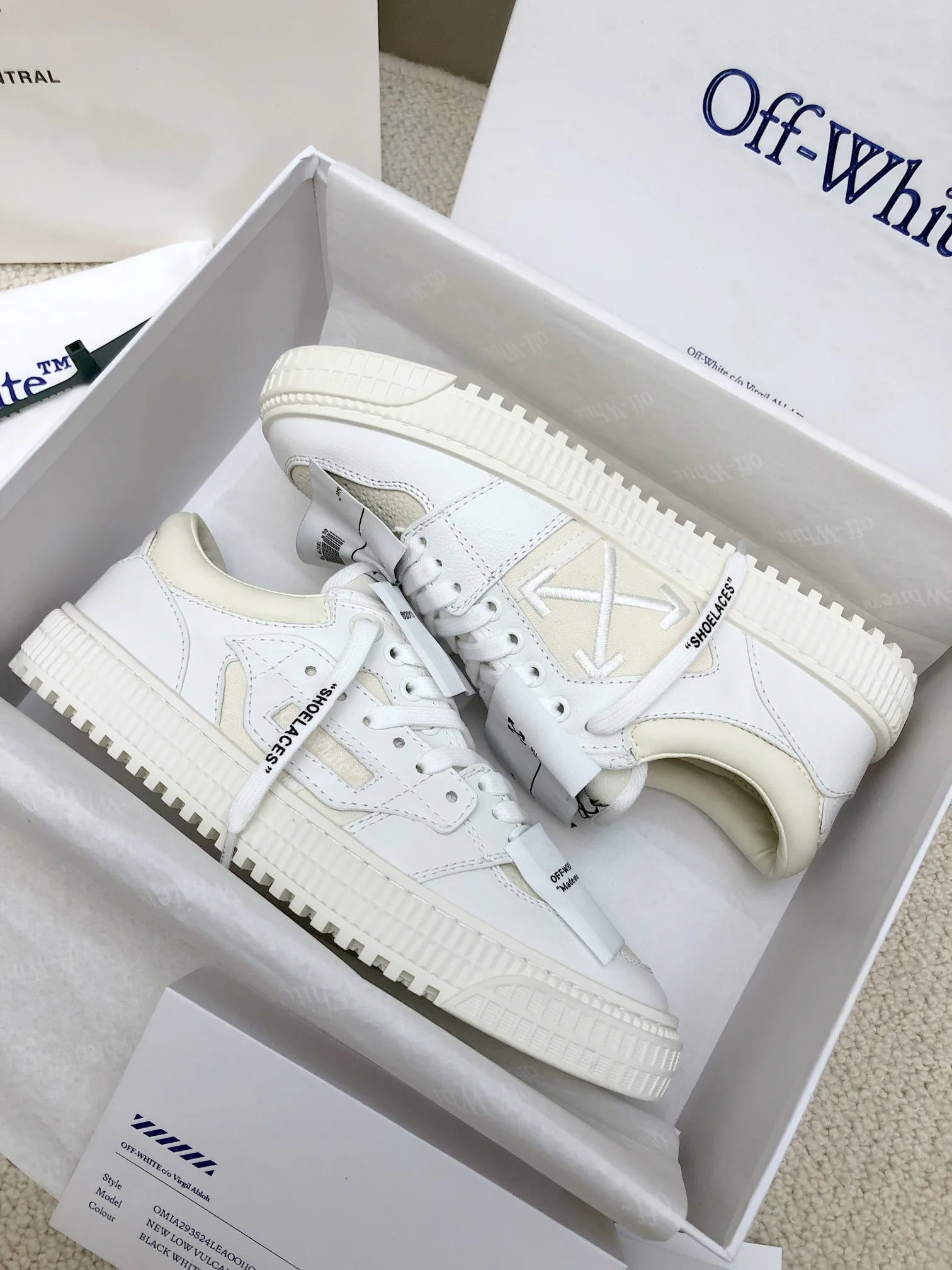 Women's Sneakers OFF-WHITE 18158683