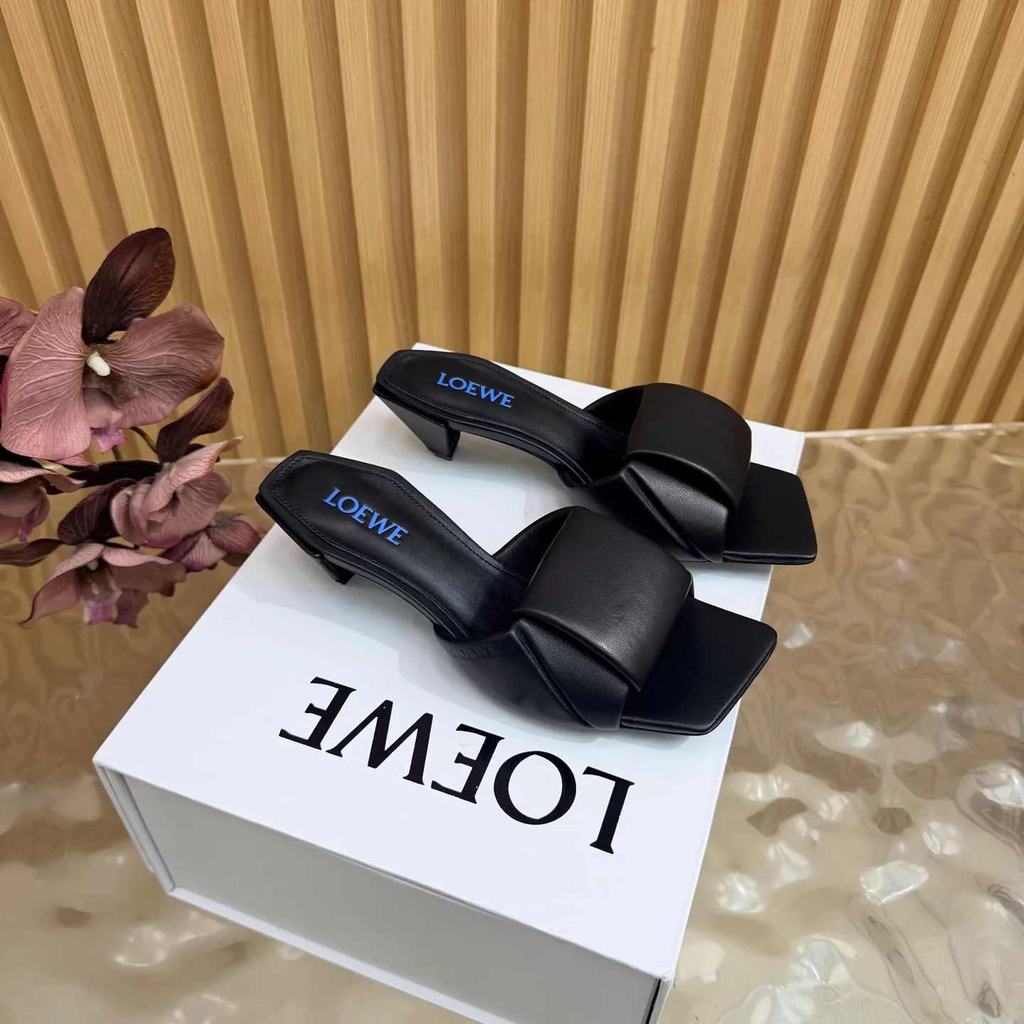 Women's Mules And Clogs LOEWE 18062397