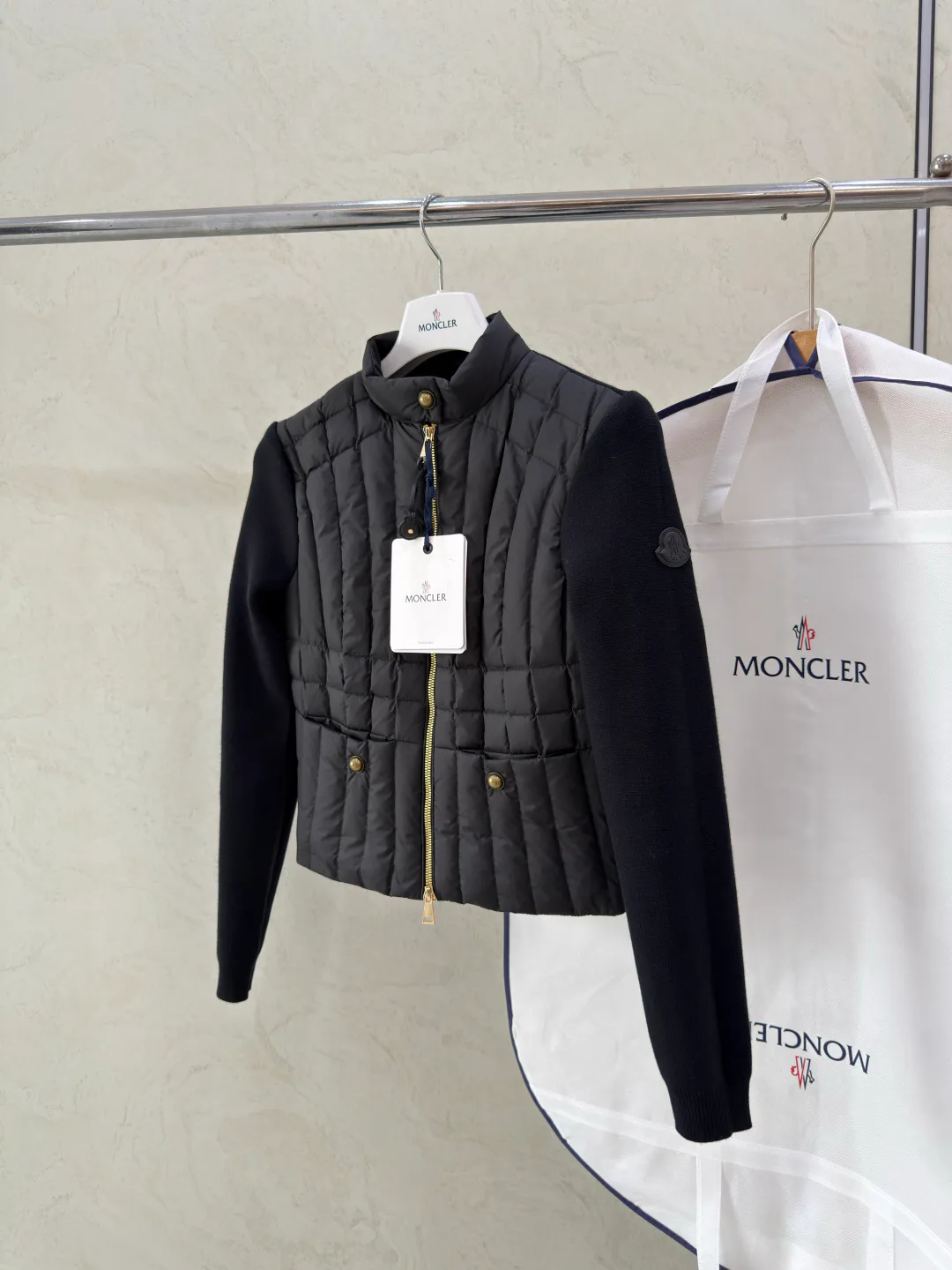 Куртки И Пуховики Женские Moncler 18690112