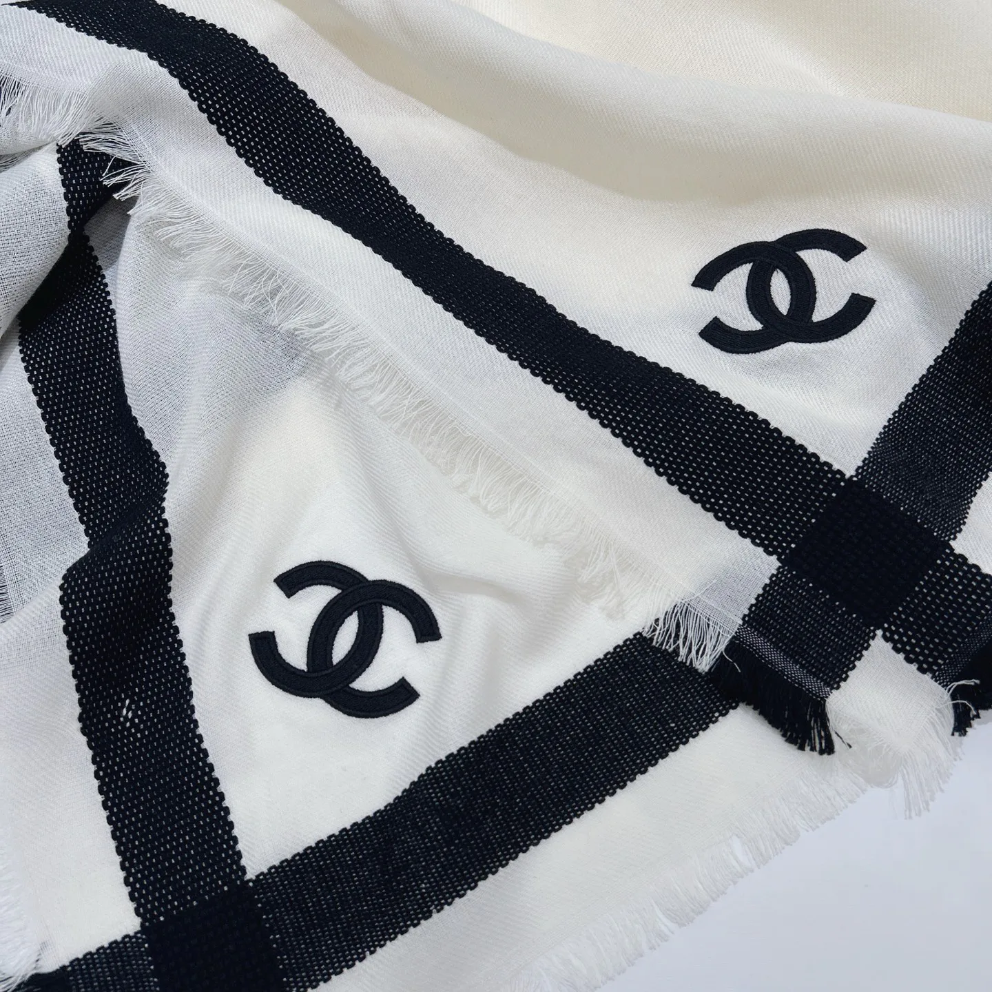 Scarves CHANEL 16946808