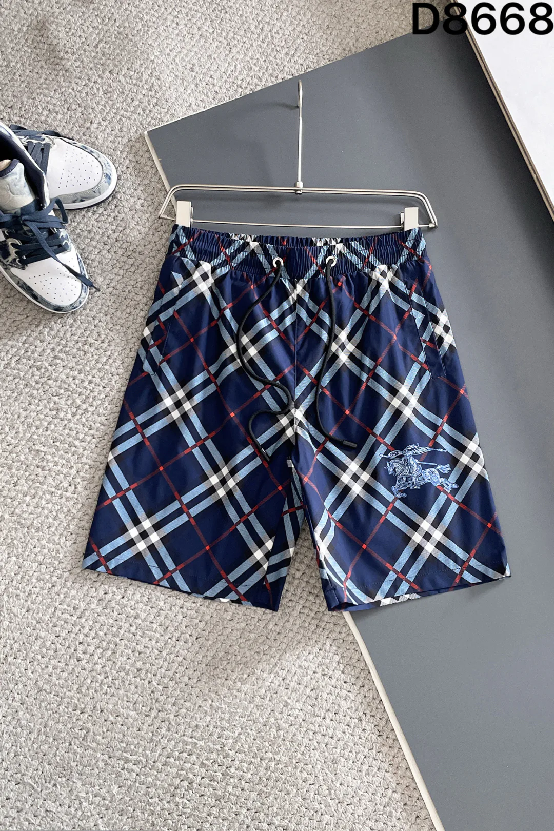 Men's Shorts BURBERRY 18000500